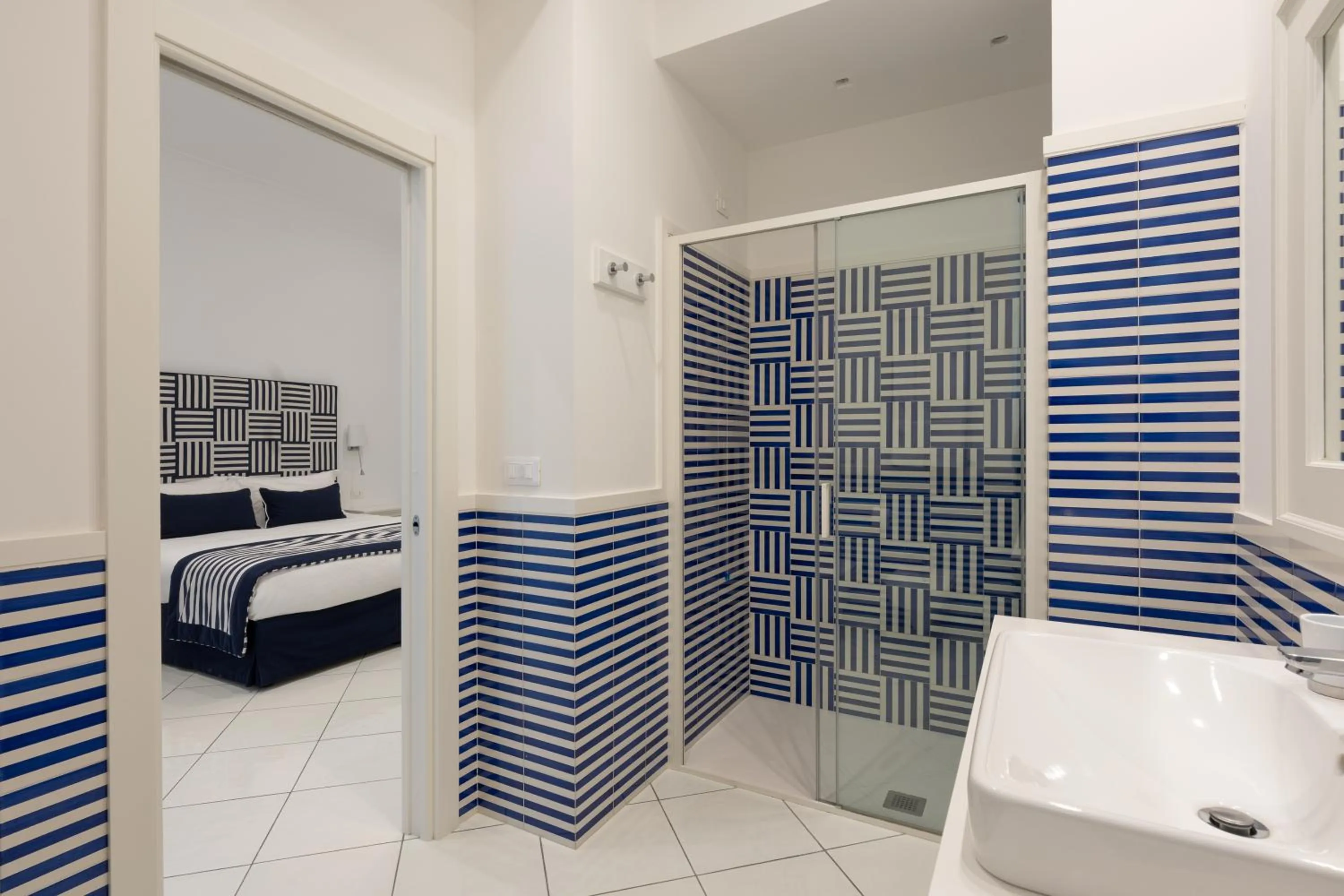 Shower in Duomo Guest House - Stay in Sorrento