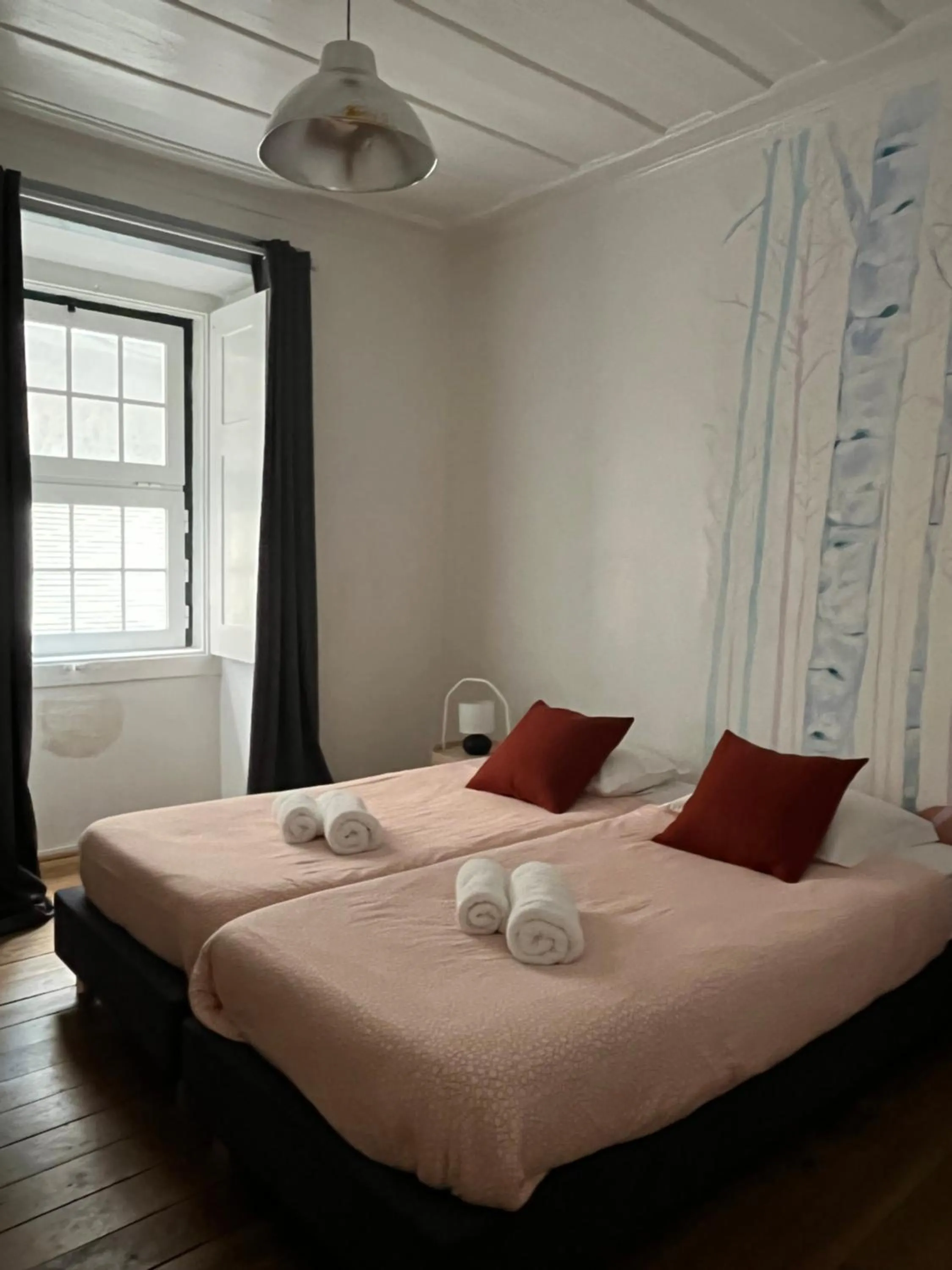 Twin Room with Shared Bathroom - single occupancy in Alface Hall Hostel & Bar