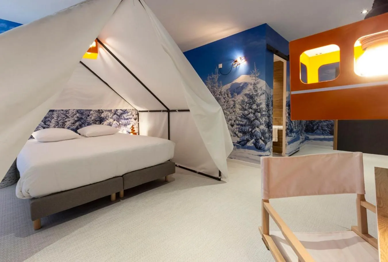 Bed in Hotel Base Camp Lodge - Bourg Saint Maurice