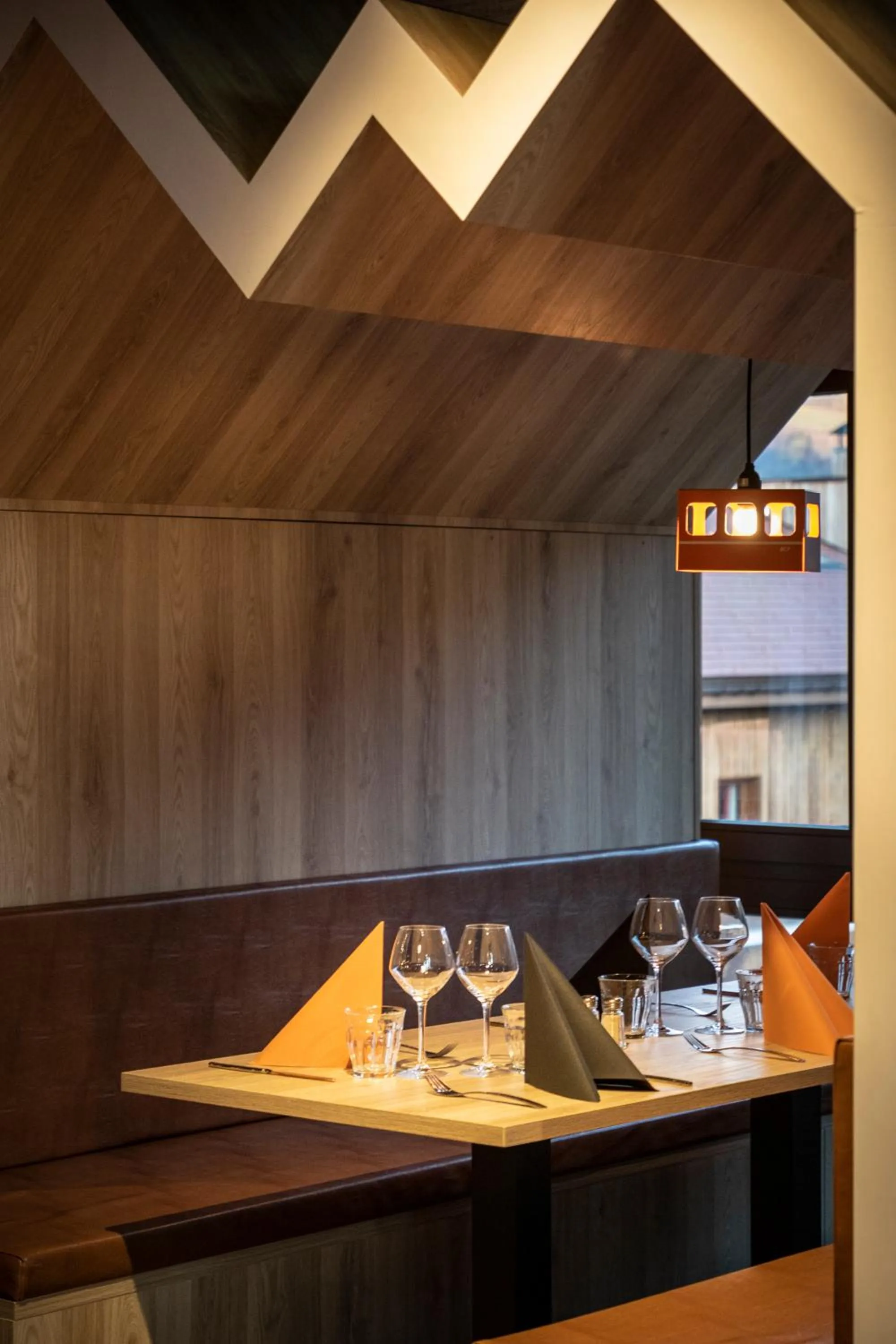 Restaurant/places to eat in Hotel Base Camp Lodge - Bourg Saint Maurice