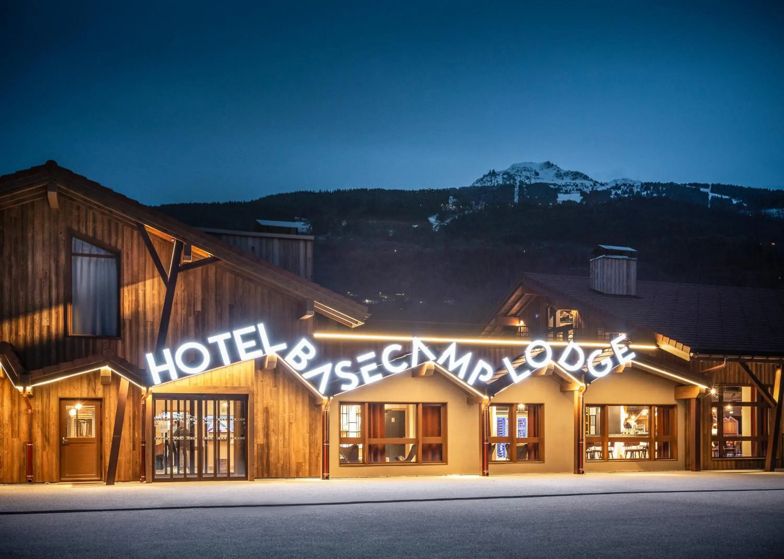 Hotel Base Camp Lodge - Bourg Saint Maurice Hotel Base Camp Lodge - Bourg Saint Maurice