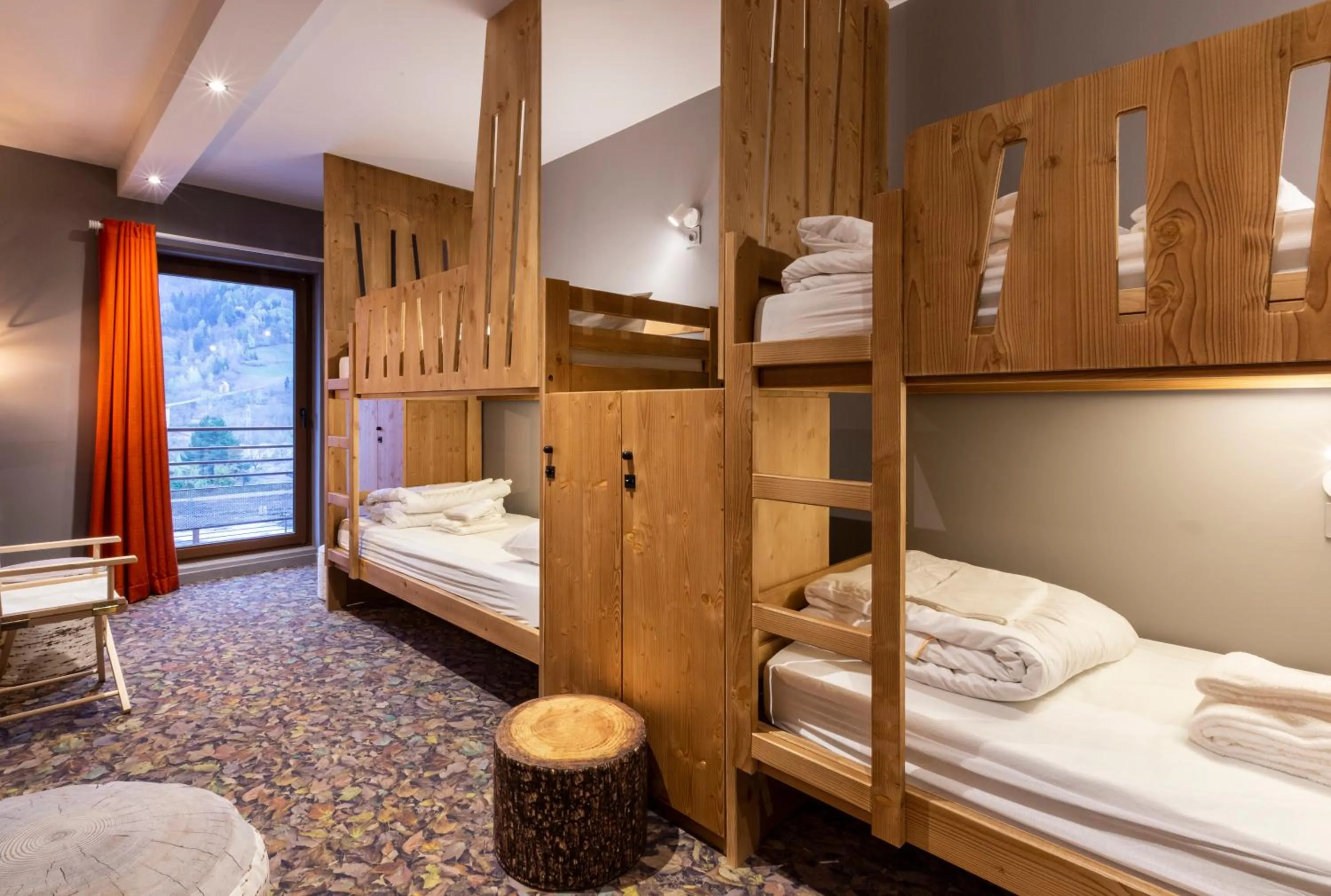 bunk bed, Bed in Hotel Base Camp Lodge - Bourg Saint Maurice