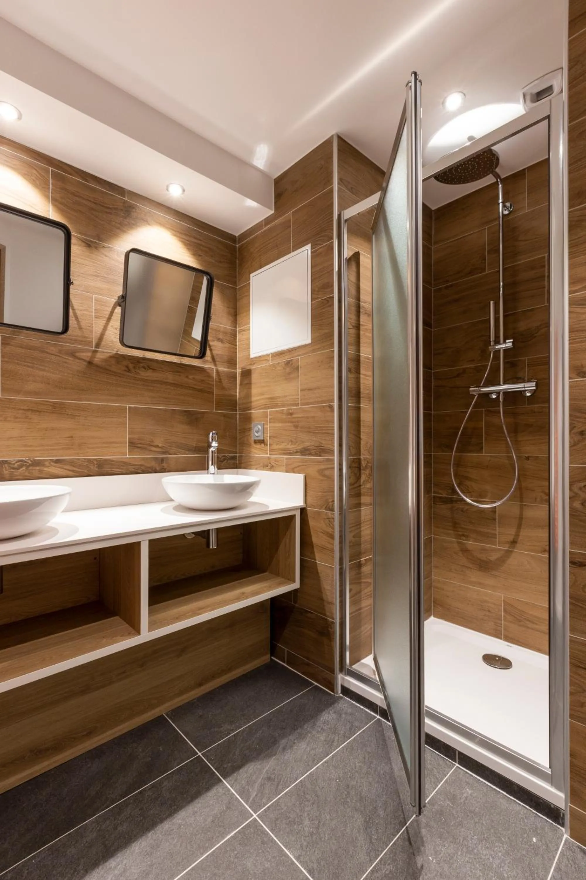 Bathroom in Hotel Base Camp Lodge - Bourg Saint Maurice