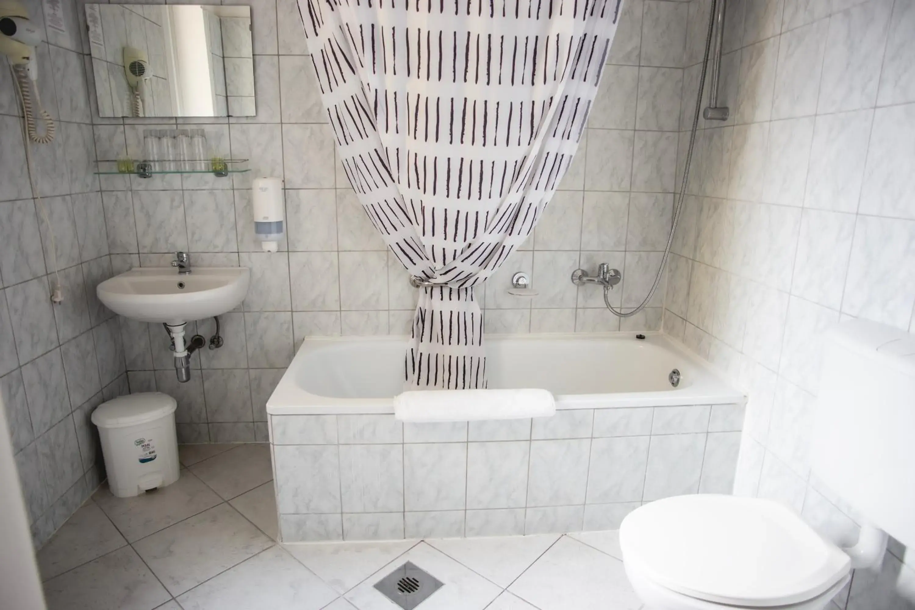 Bathroom in Hotel Kapos Bathroom in Hotel Kapos