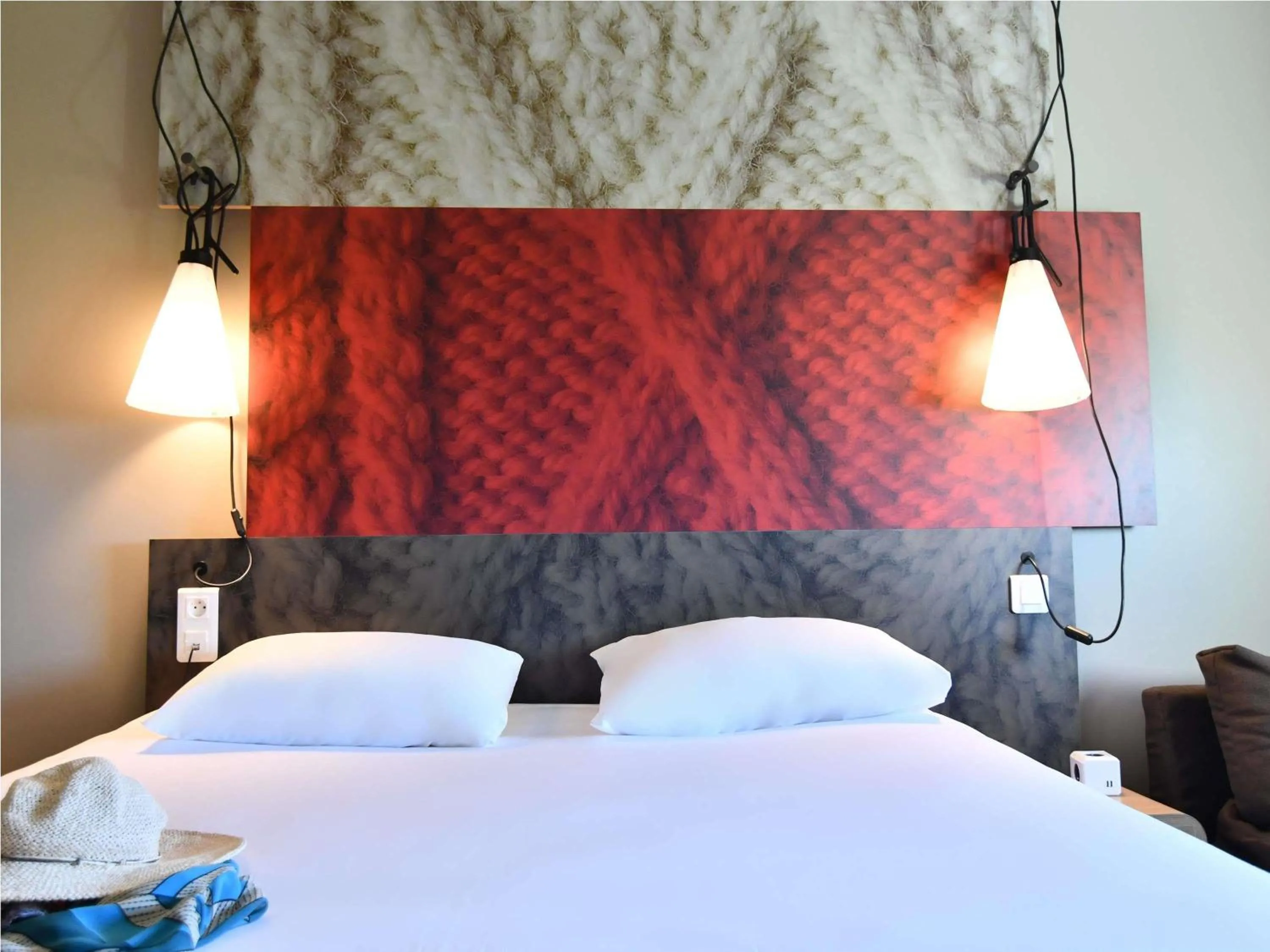 Bedroom, Bed in ibis Les Herbiers