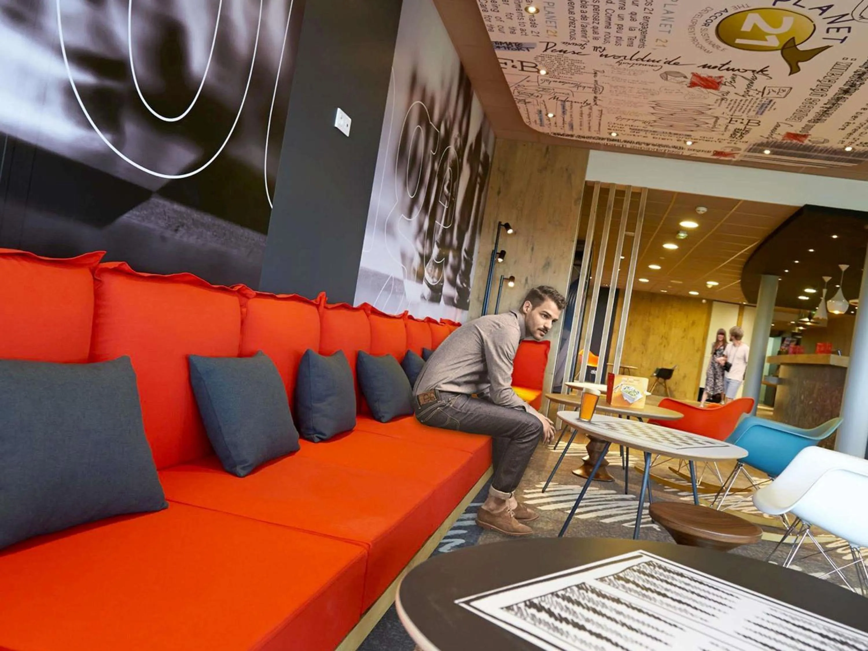 Lounge or bar in ibis Les Herbiers