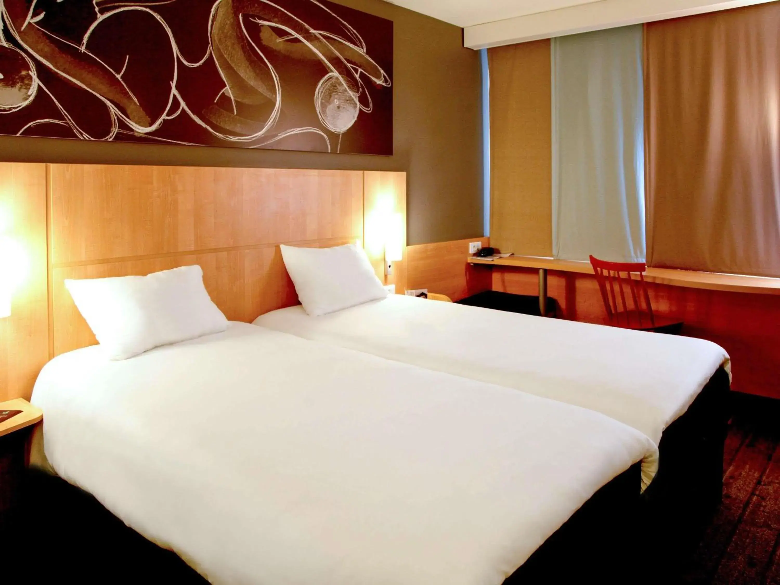 Bedroom, Bed in ibis Les Herbiers Bedroom, Bed in ibis Les Herbiers