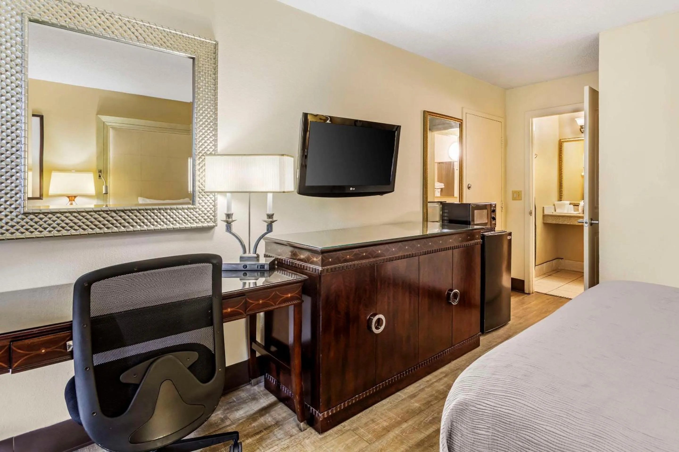 Bedroom, Bed in Quality Inn Alachua - Gainesville Area