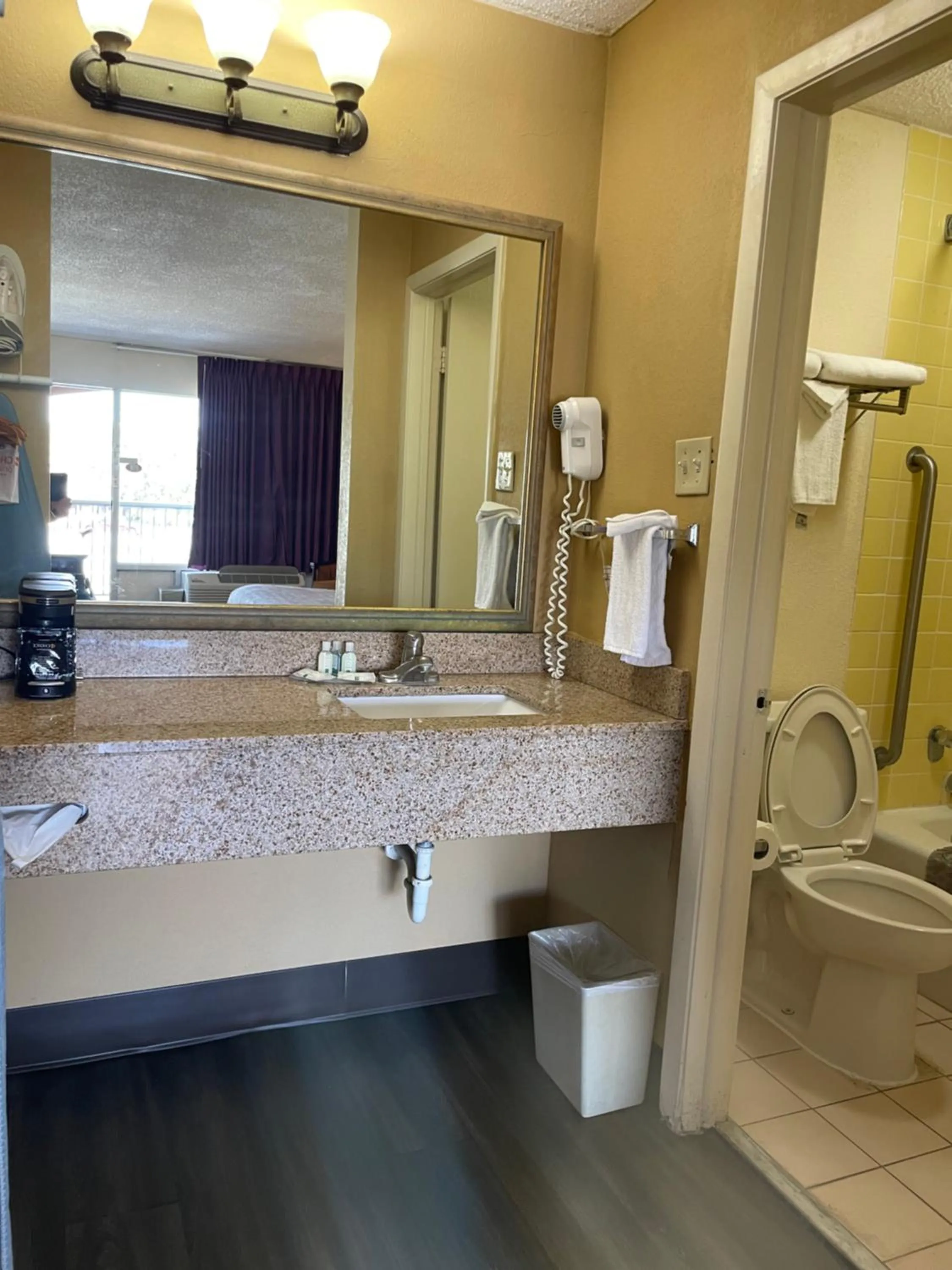Bathroom in Quality Inn Alachua - Gainesville Area