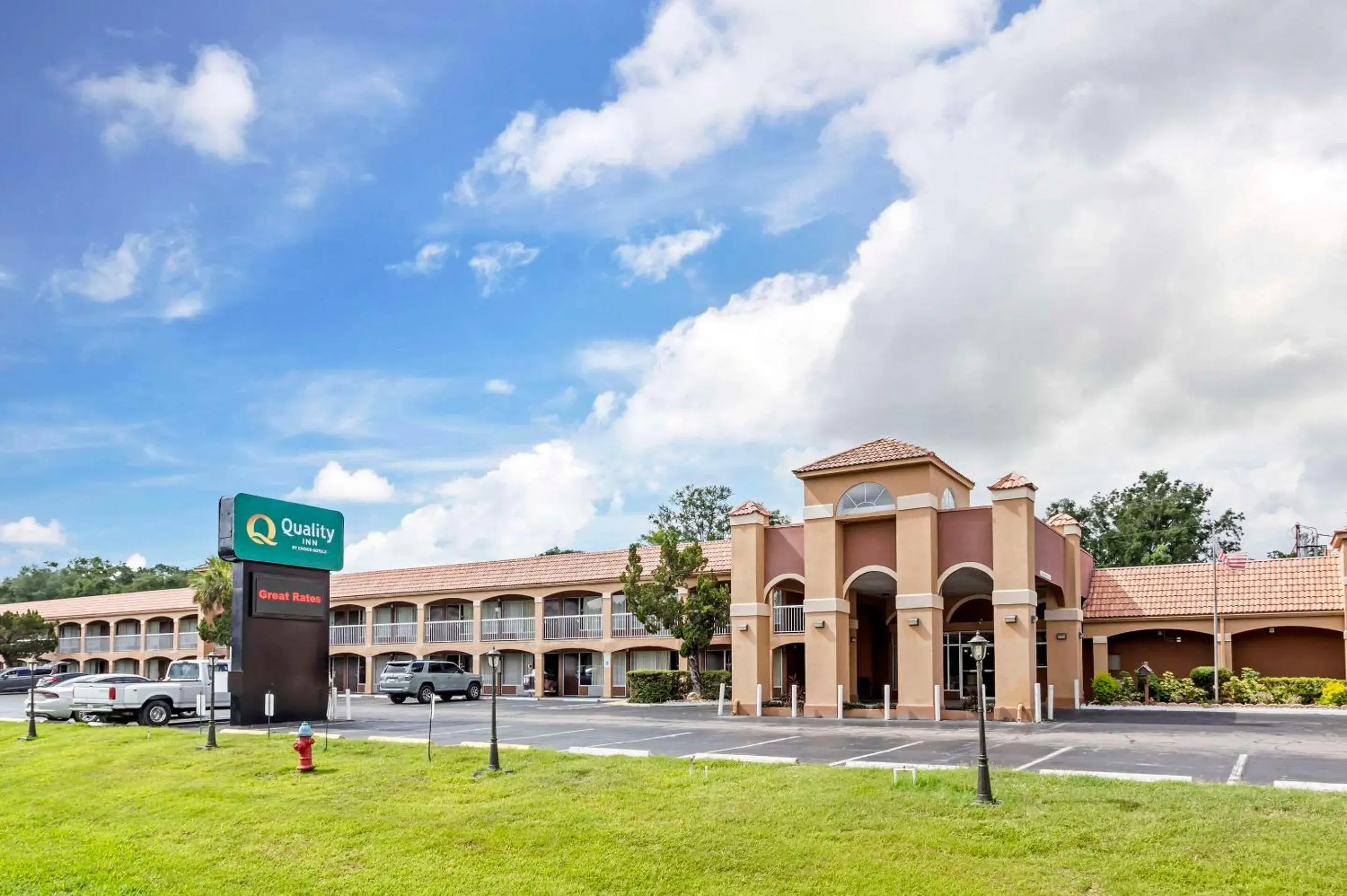 Property building in Quality Inn Alachua - Gainesville Area Property building in Quality Inn Alachua - Gainesville Area