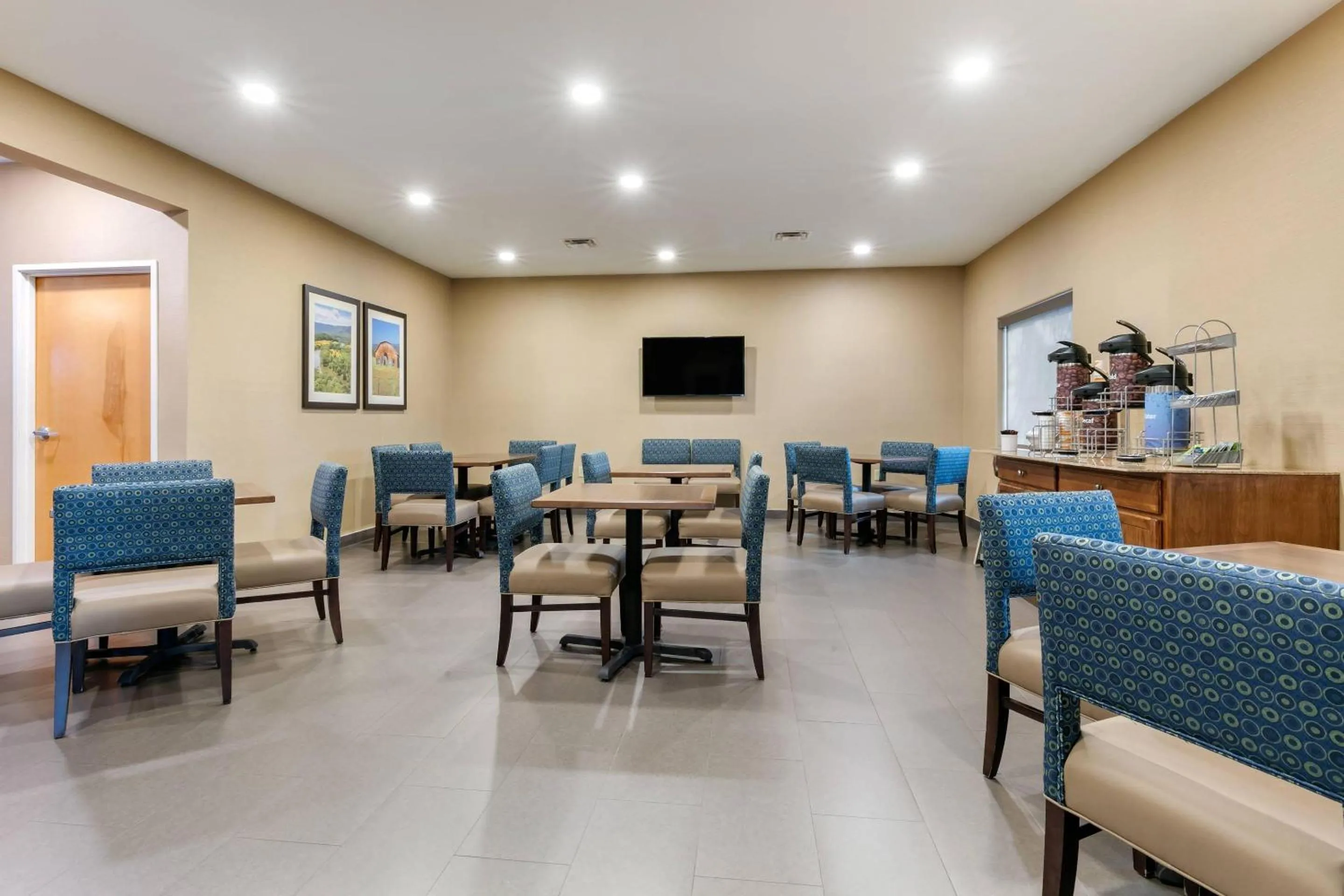 Breakfast in Comfort Suites Batesville