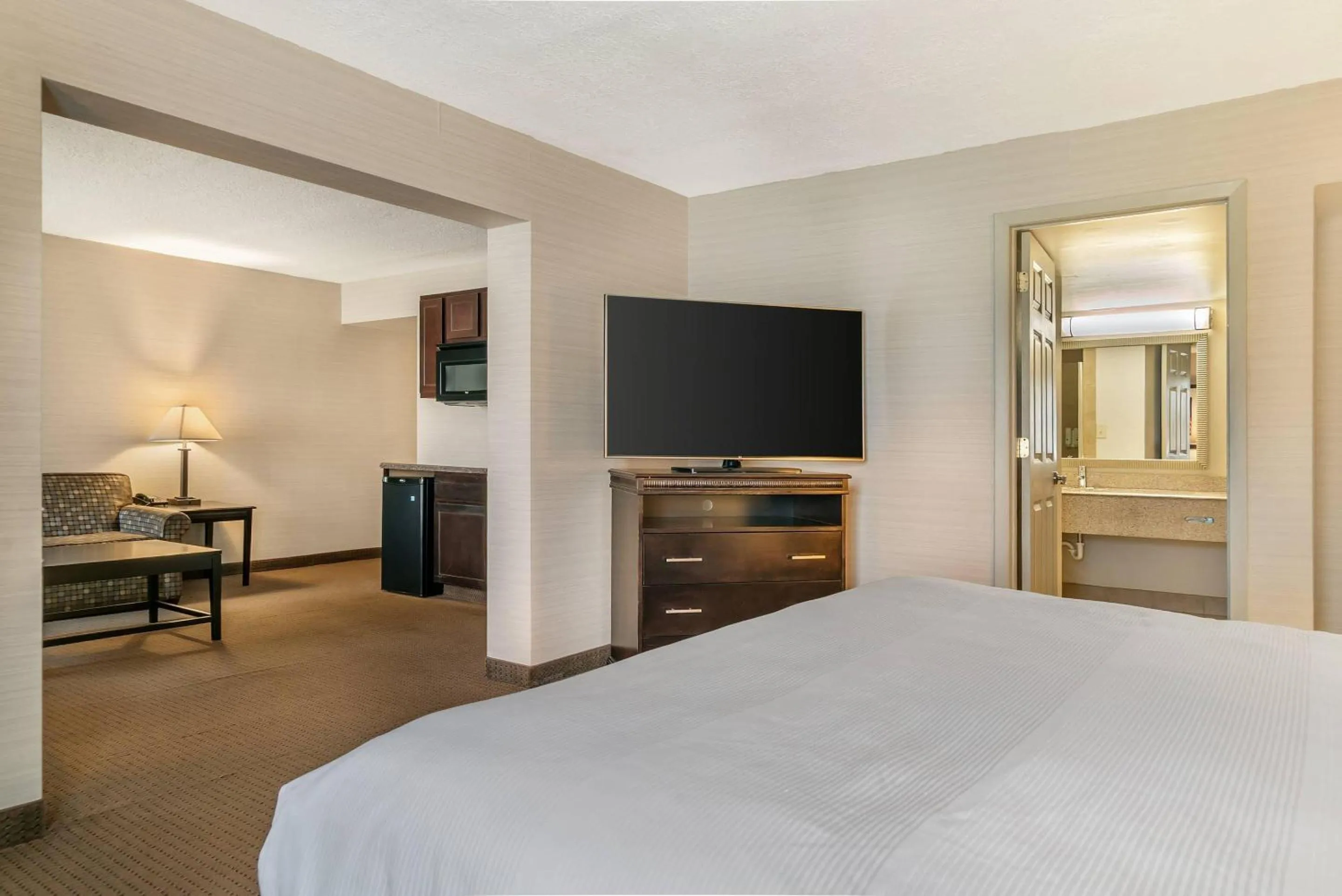 Bedroom, Bed in Quality Inn & Suites Next to the Casino