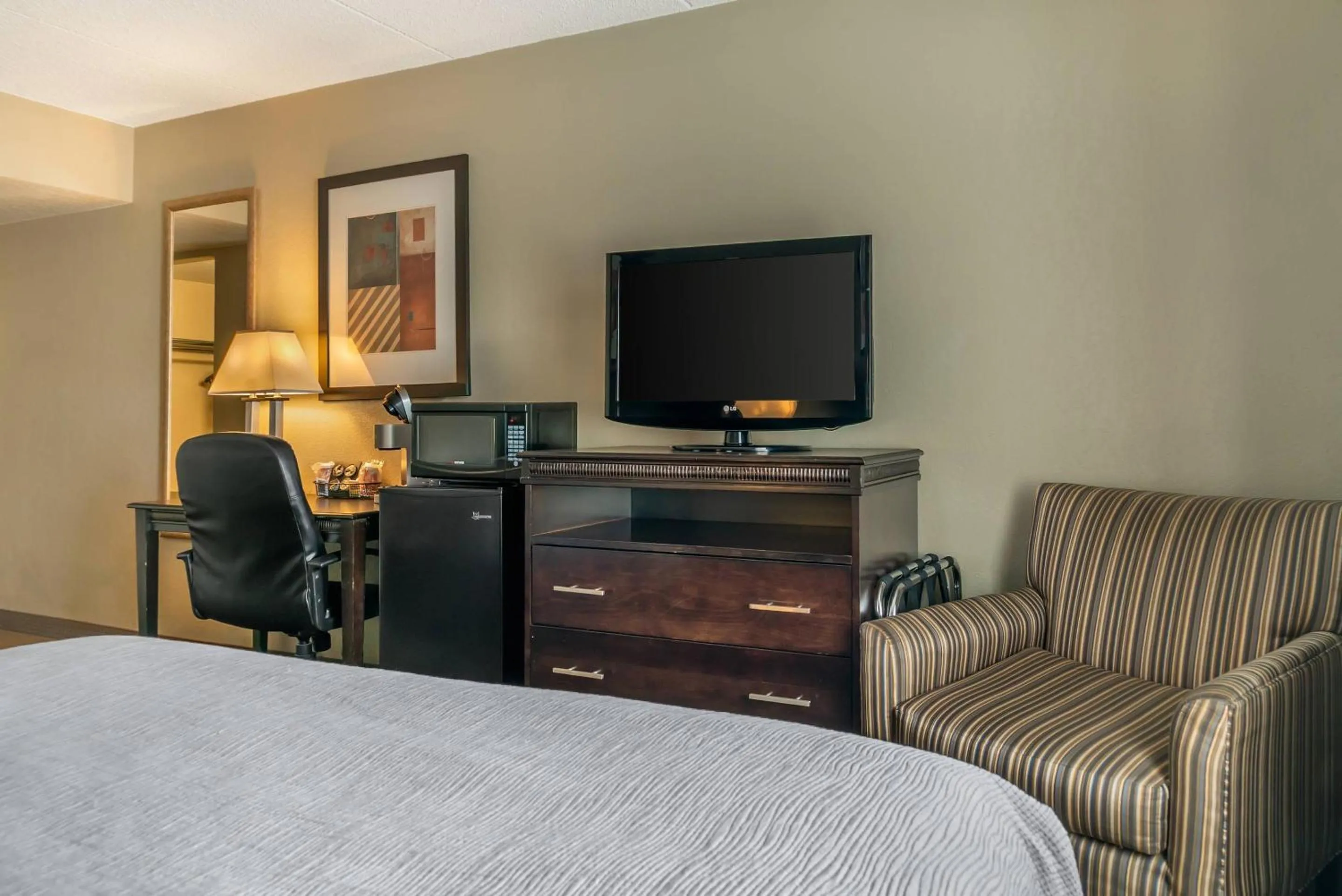 Bedroom, Bed in Quality Inn & Suites Next to the Casino