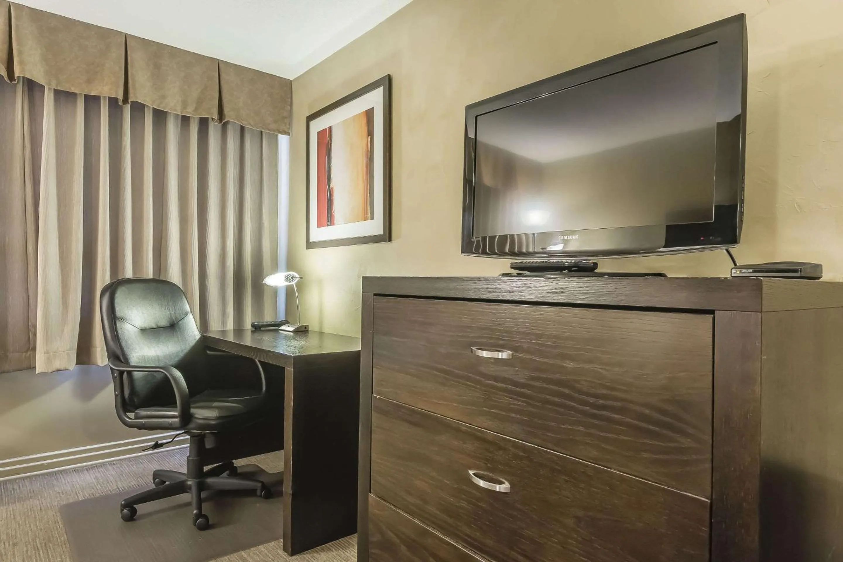 Photo of the whole room in Quality Hotel & Conference Centre