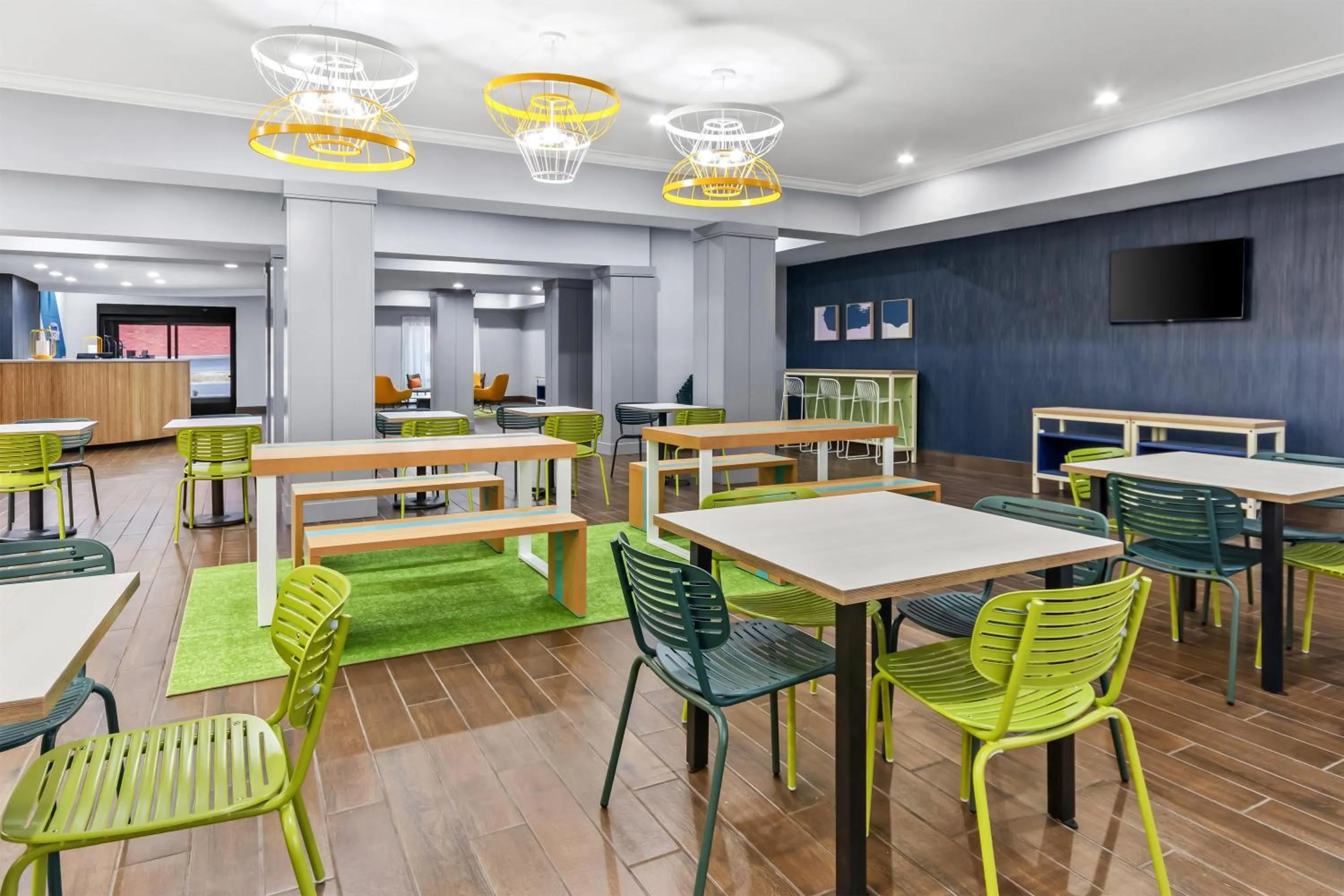 Breakfast in Spark by Hilton Cincinnati Fairfield