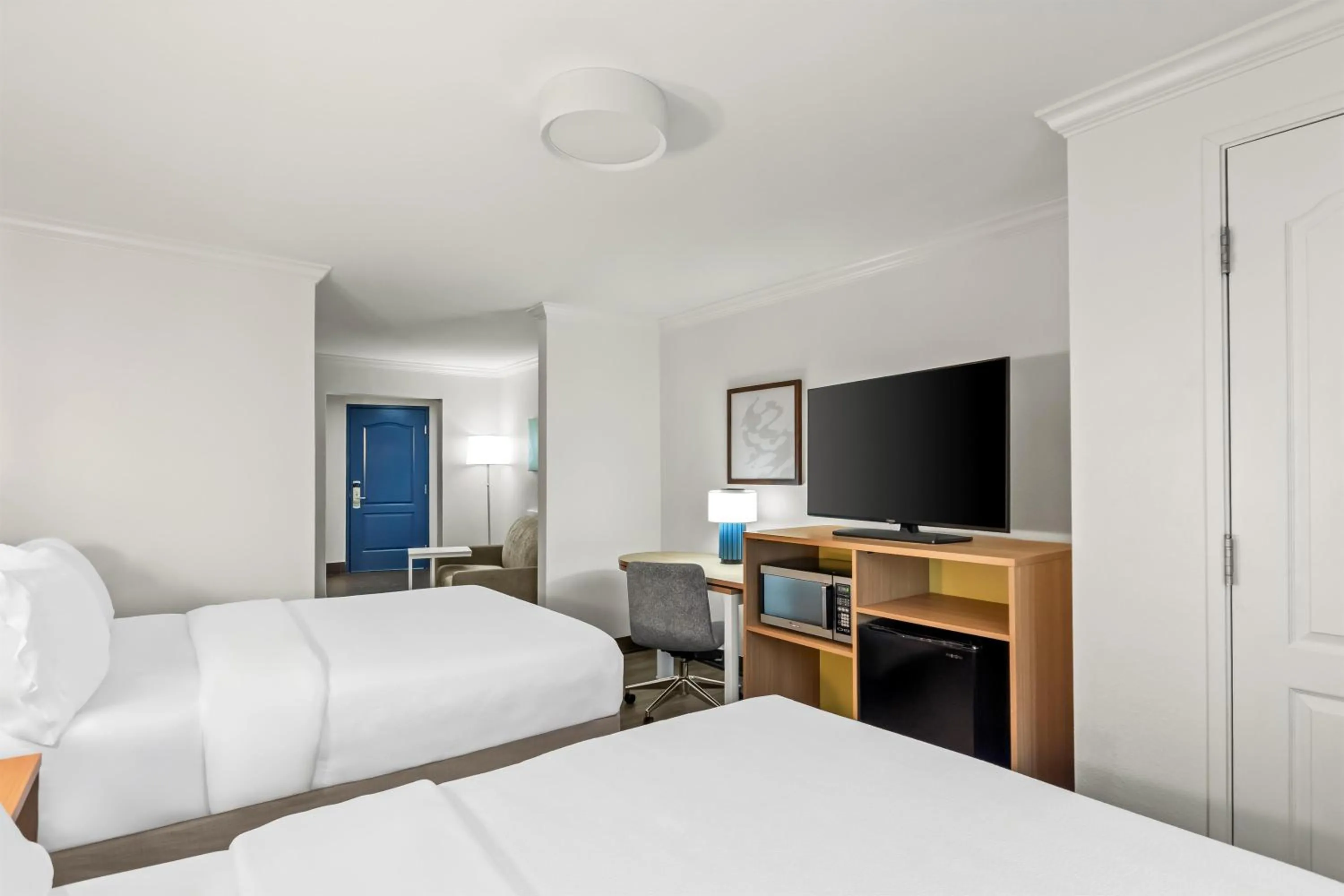 Bedroom, Bed in Spark by Hilton Cincinnati Fairfield