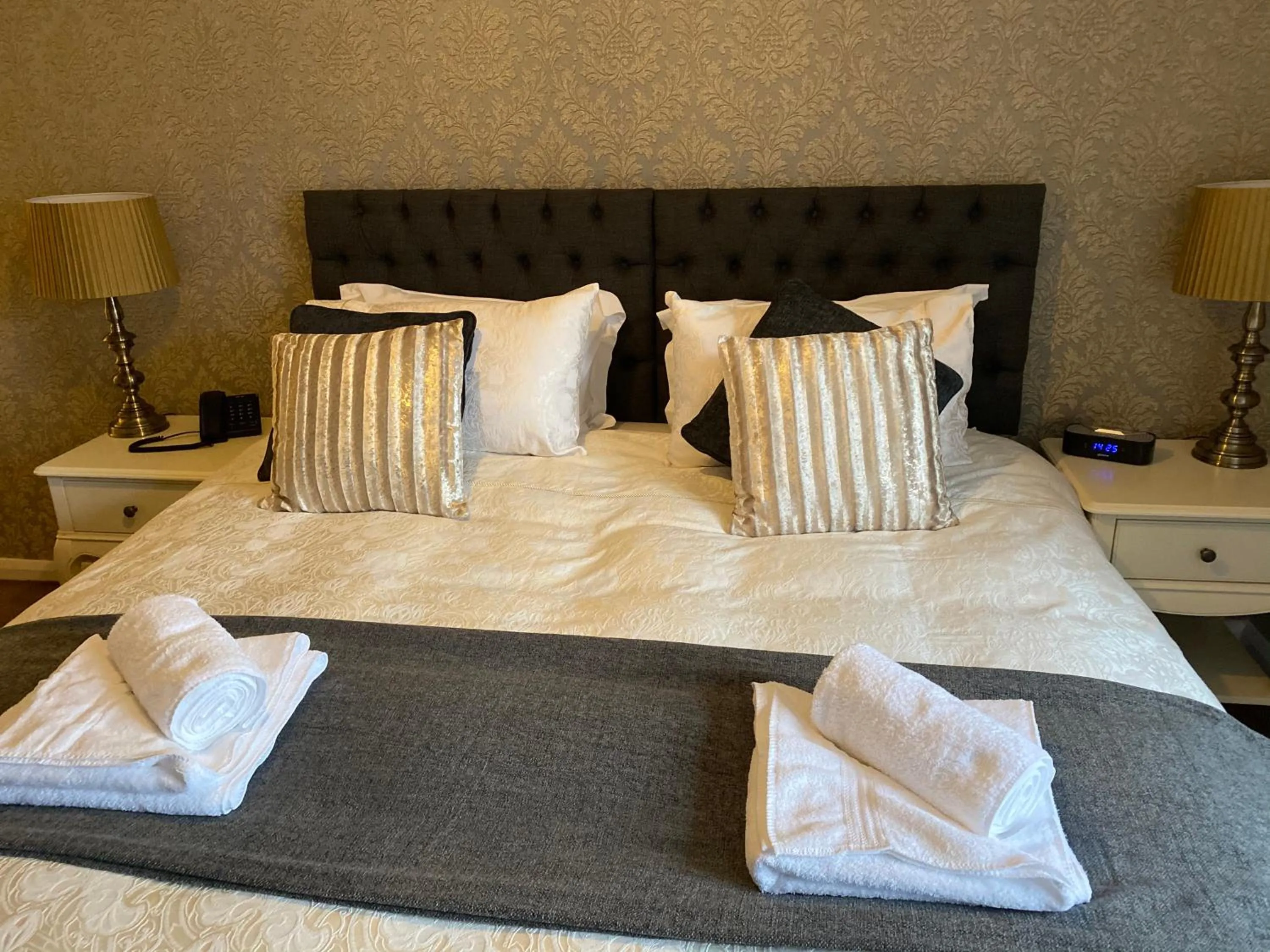 Bed in The Royal Oak Inn