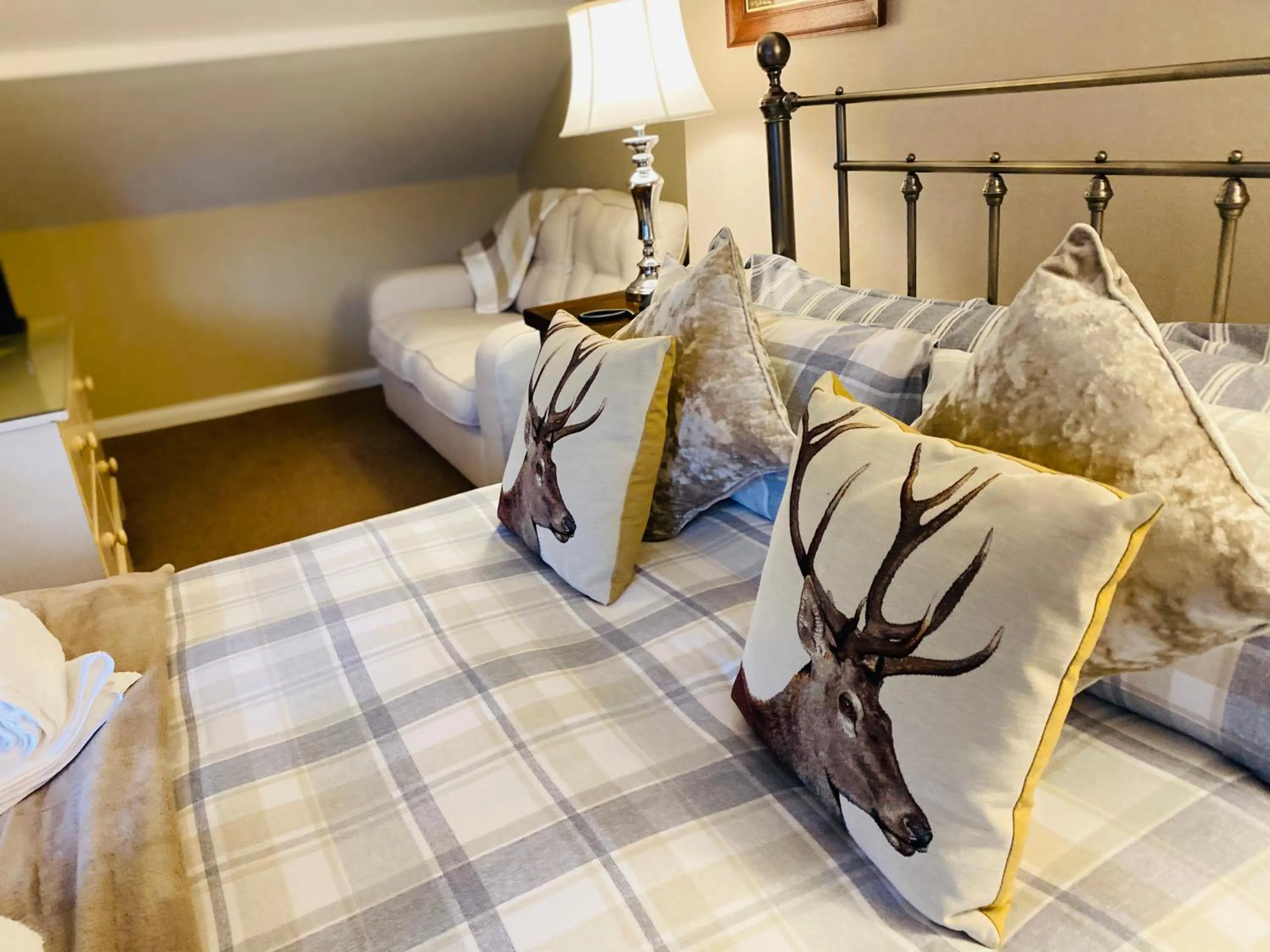 Bed in The Royal Oak Inn