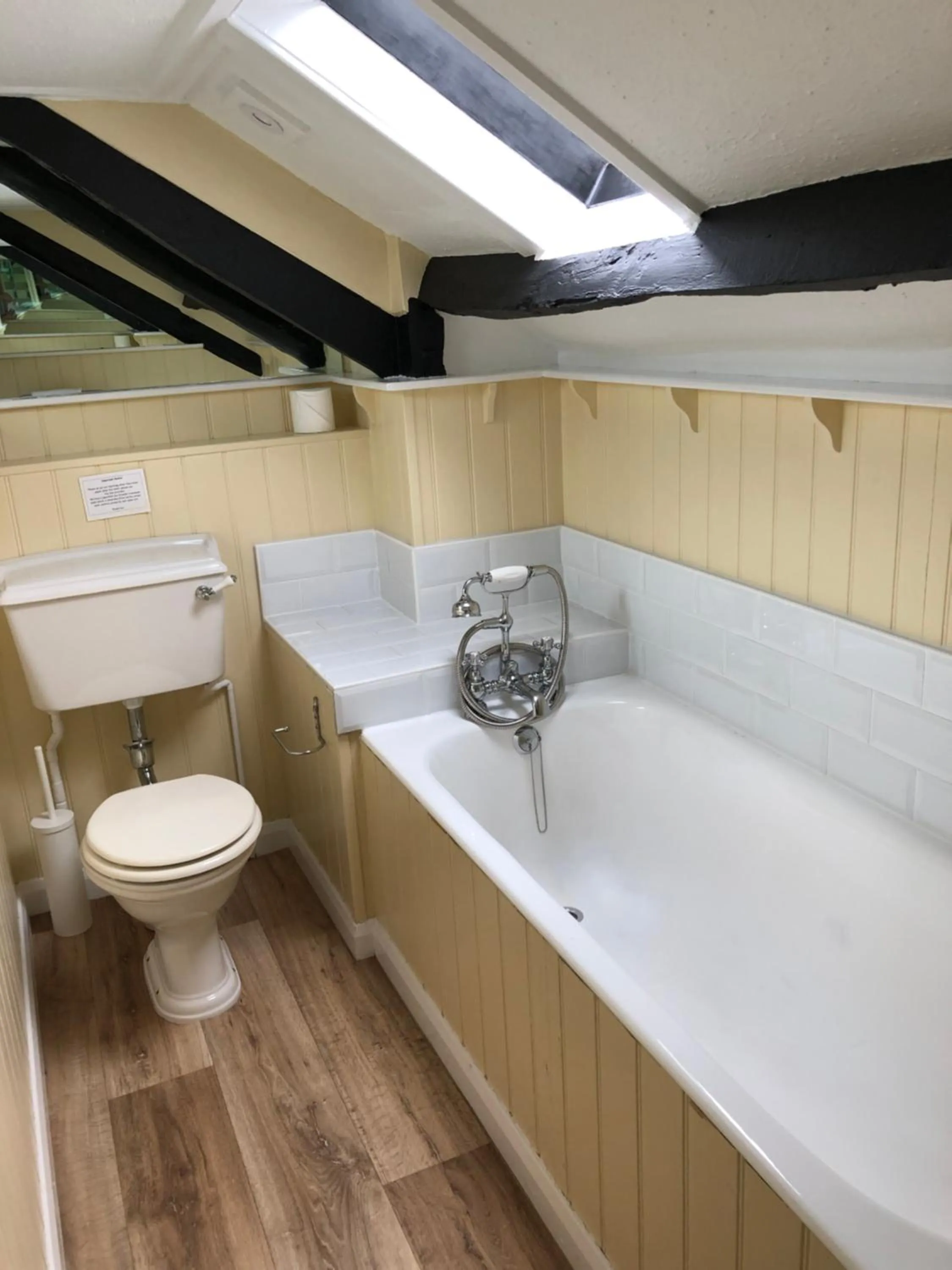 Bathroom in The Royal Oak Inn