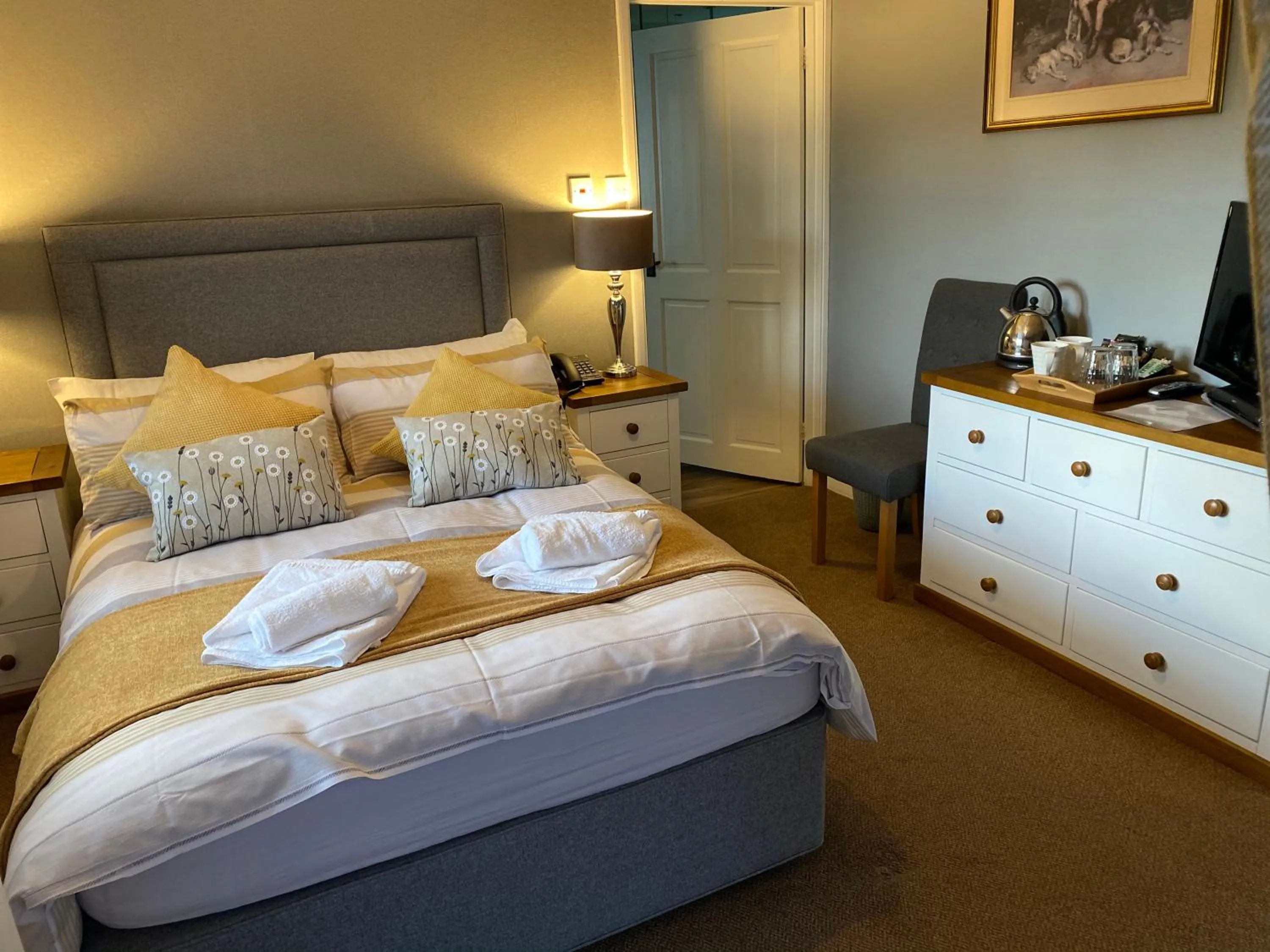 Bed in The Royal Oak Inn