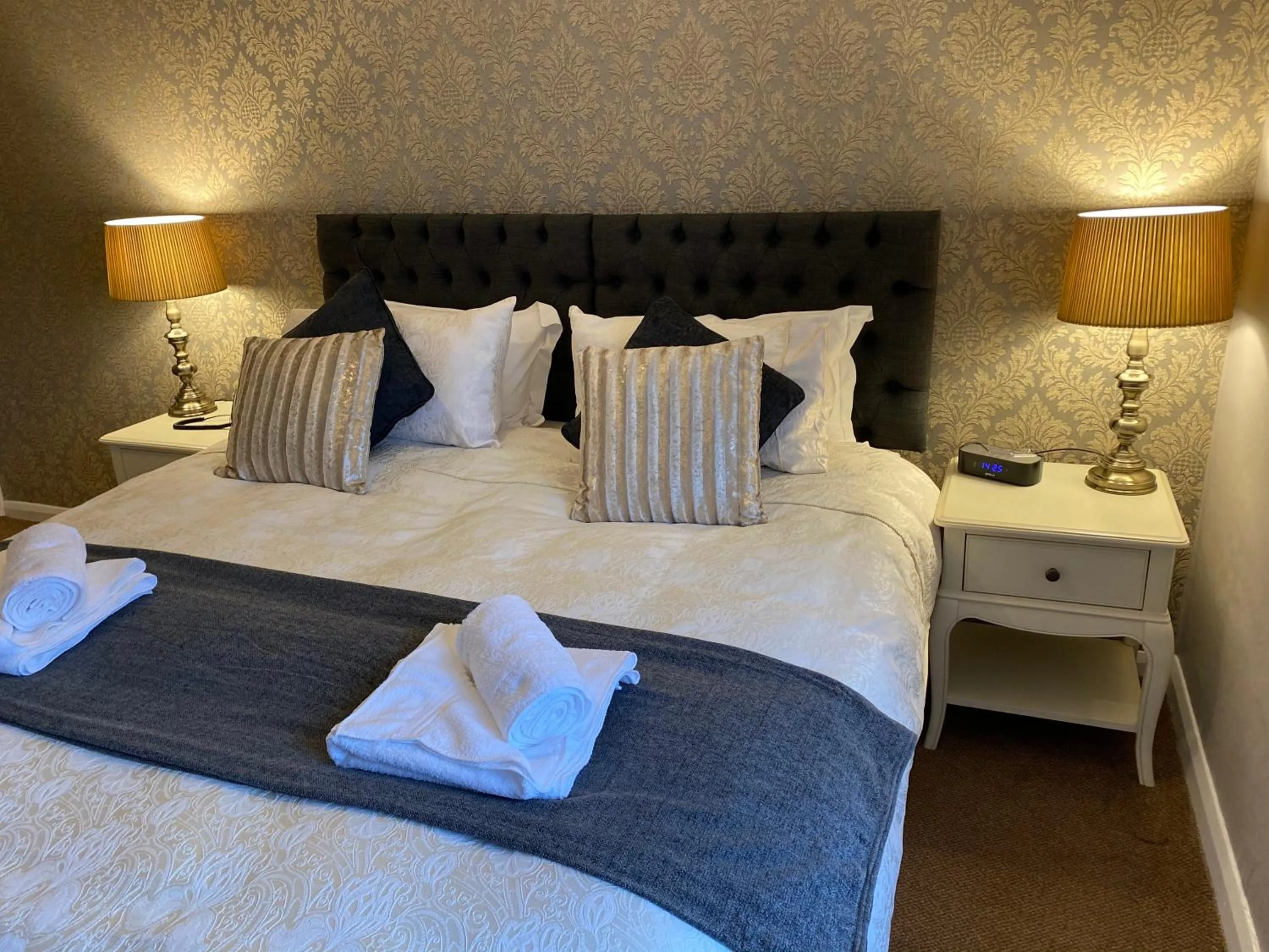 Bed in The Royal Oak Inn