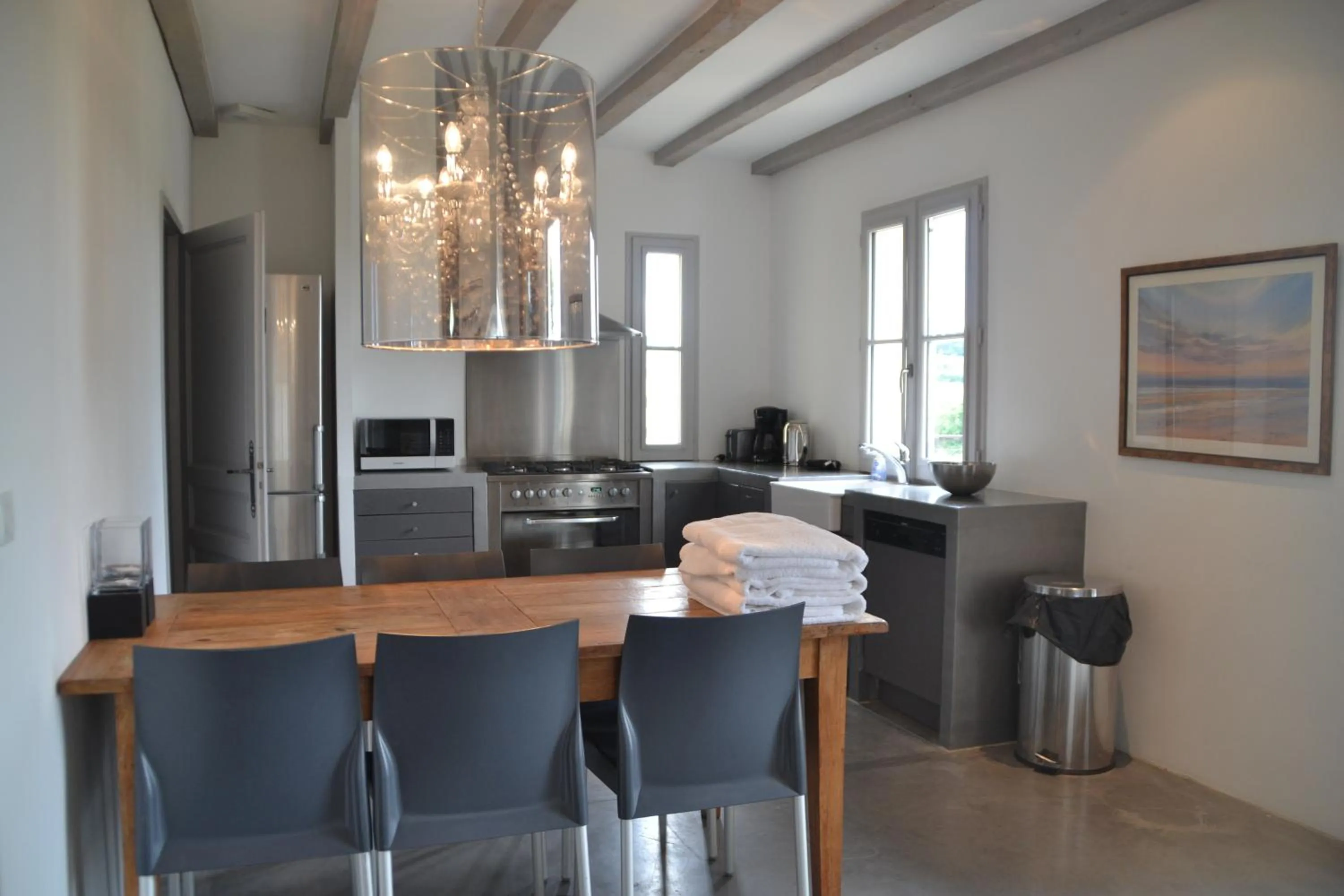 Kitchen or kitchenette in Château Les Merles et ses Villas