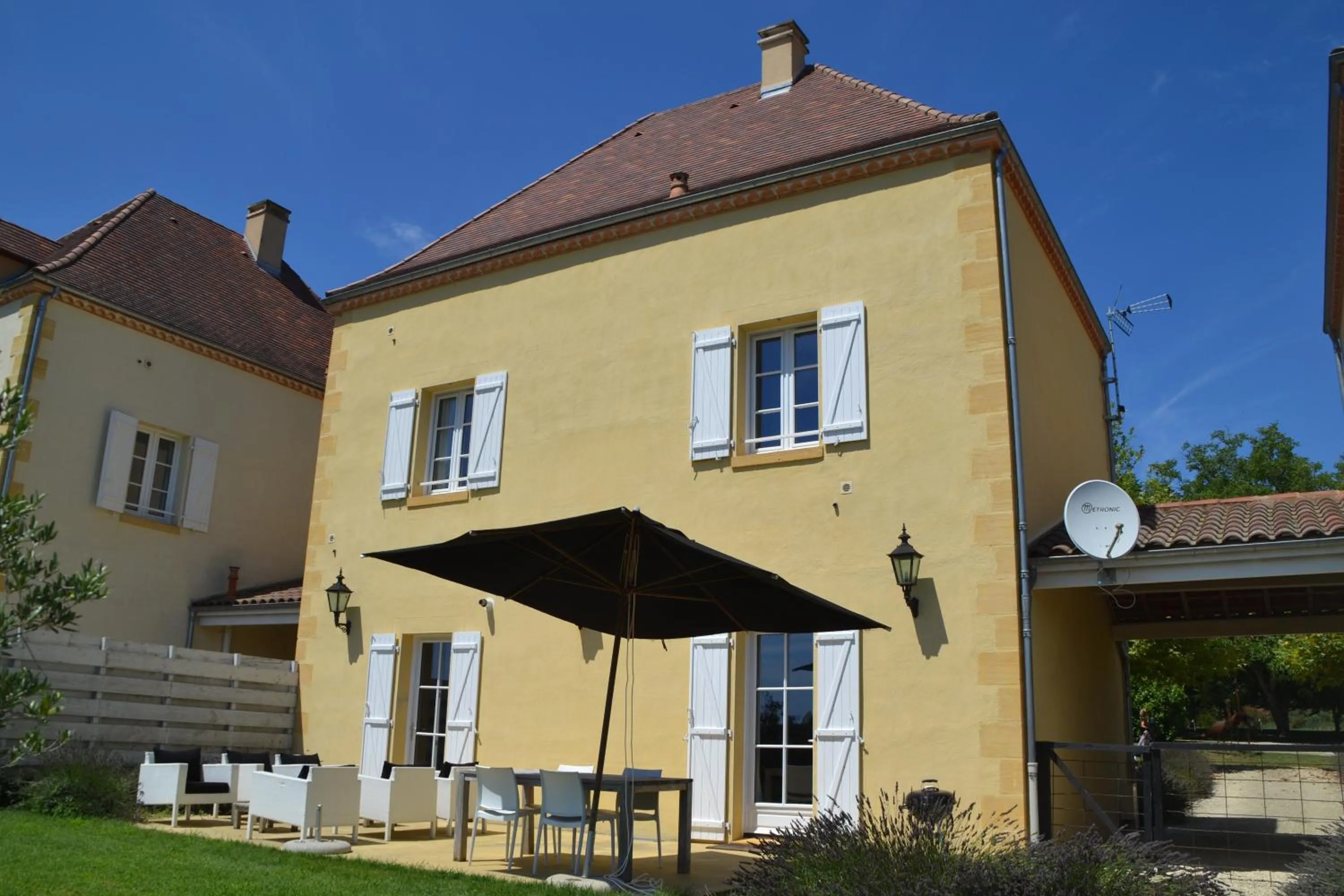 Patio in Château Les Merles et ses Villas
