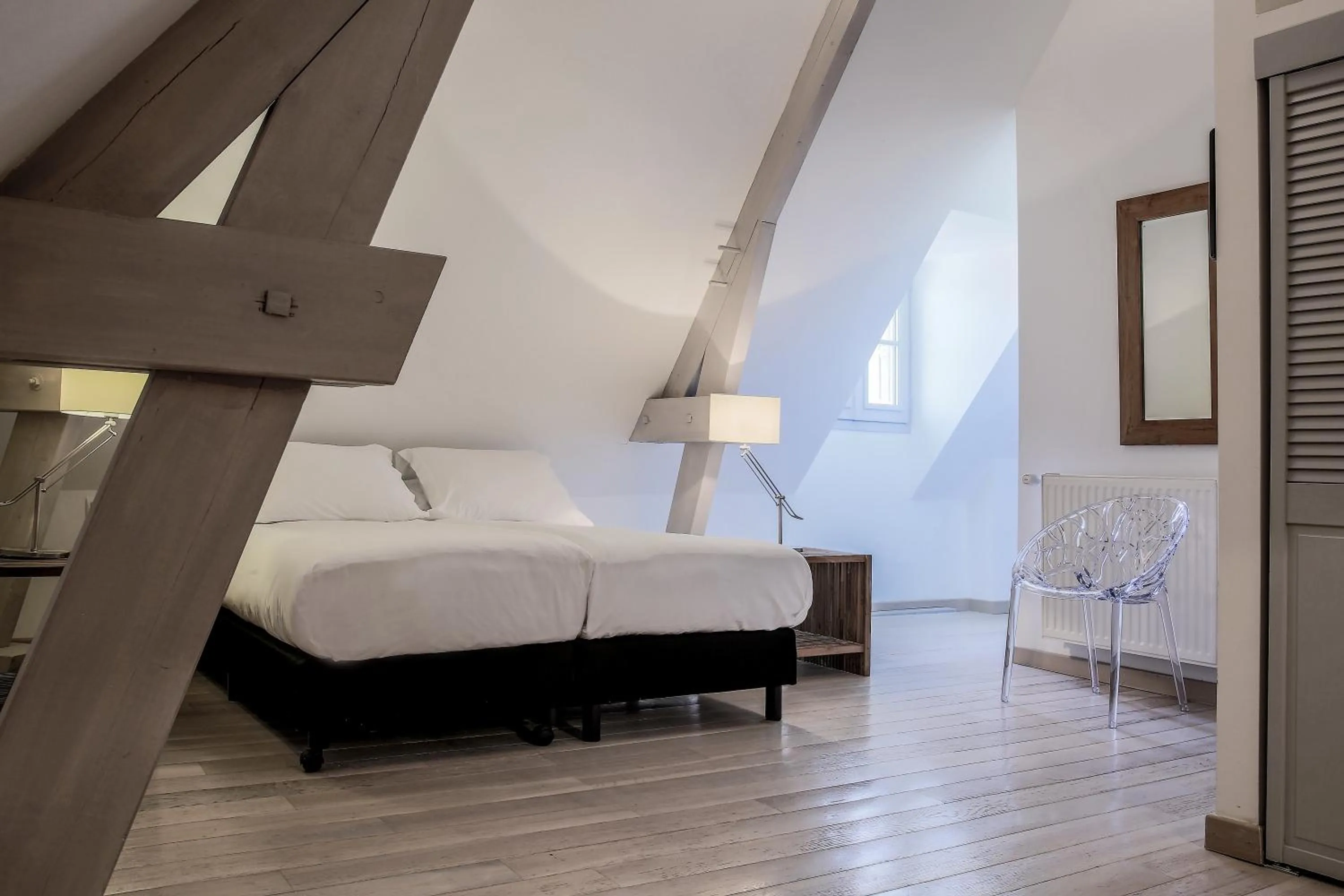 TV and multimedia, Bed in Château Les Merles et ses Villas