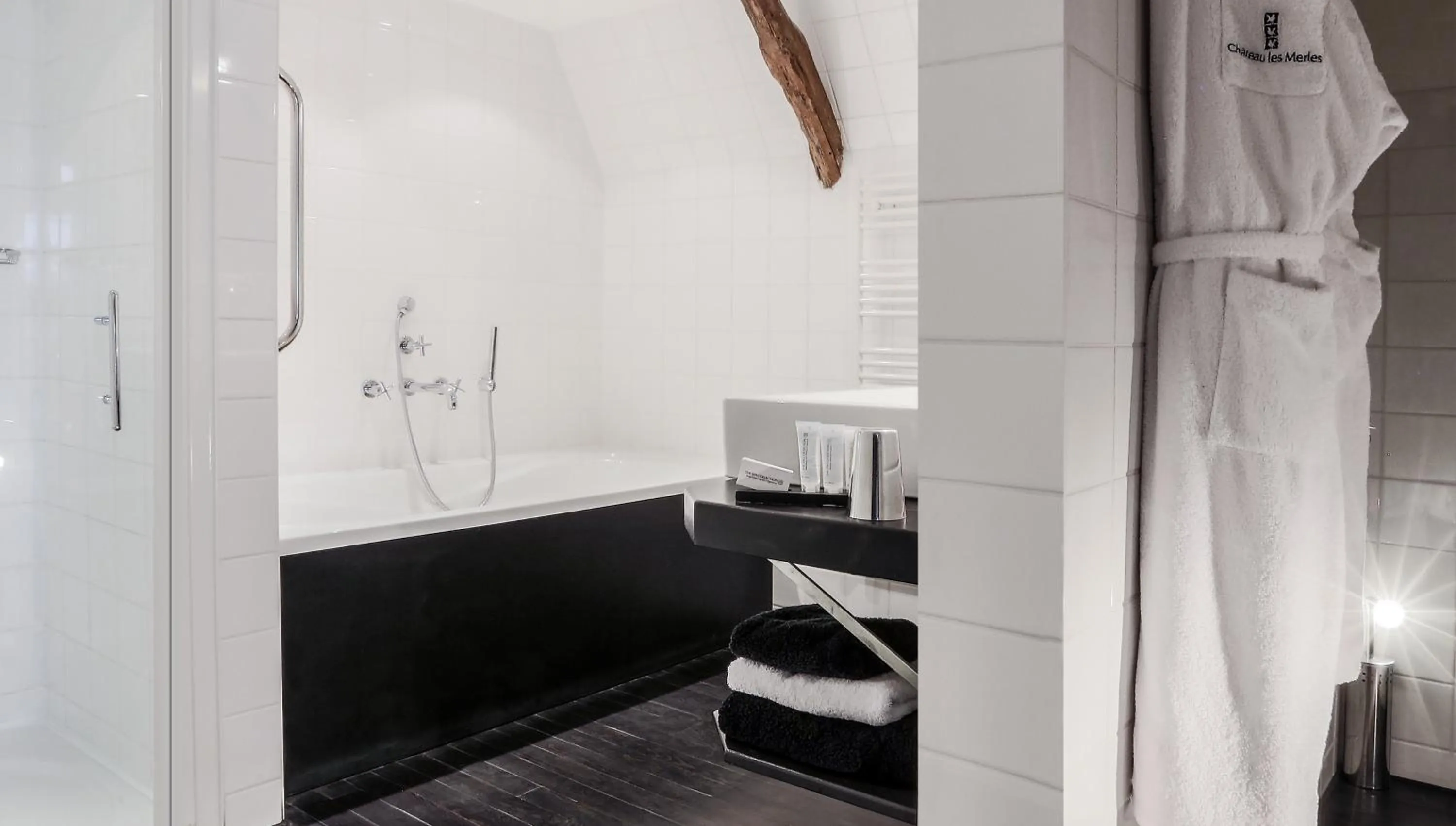 Bathroom in Château Les Merles et ses Villas