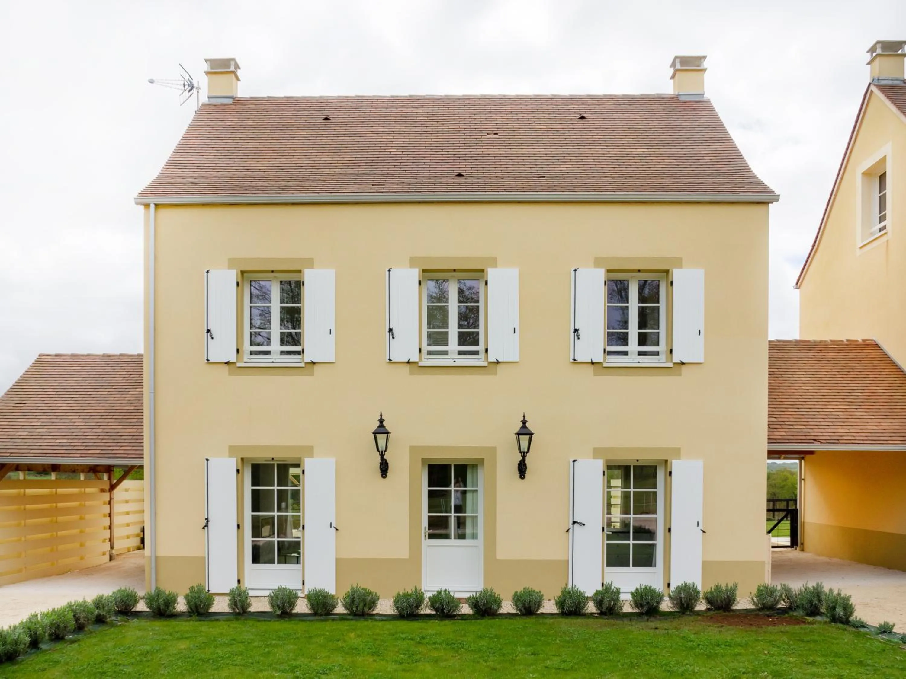 Property building in Château Les Merles et ses Villas