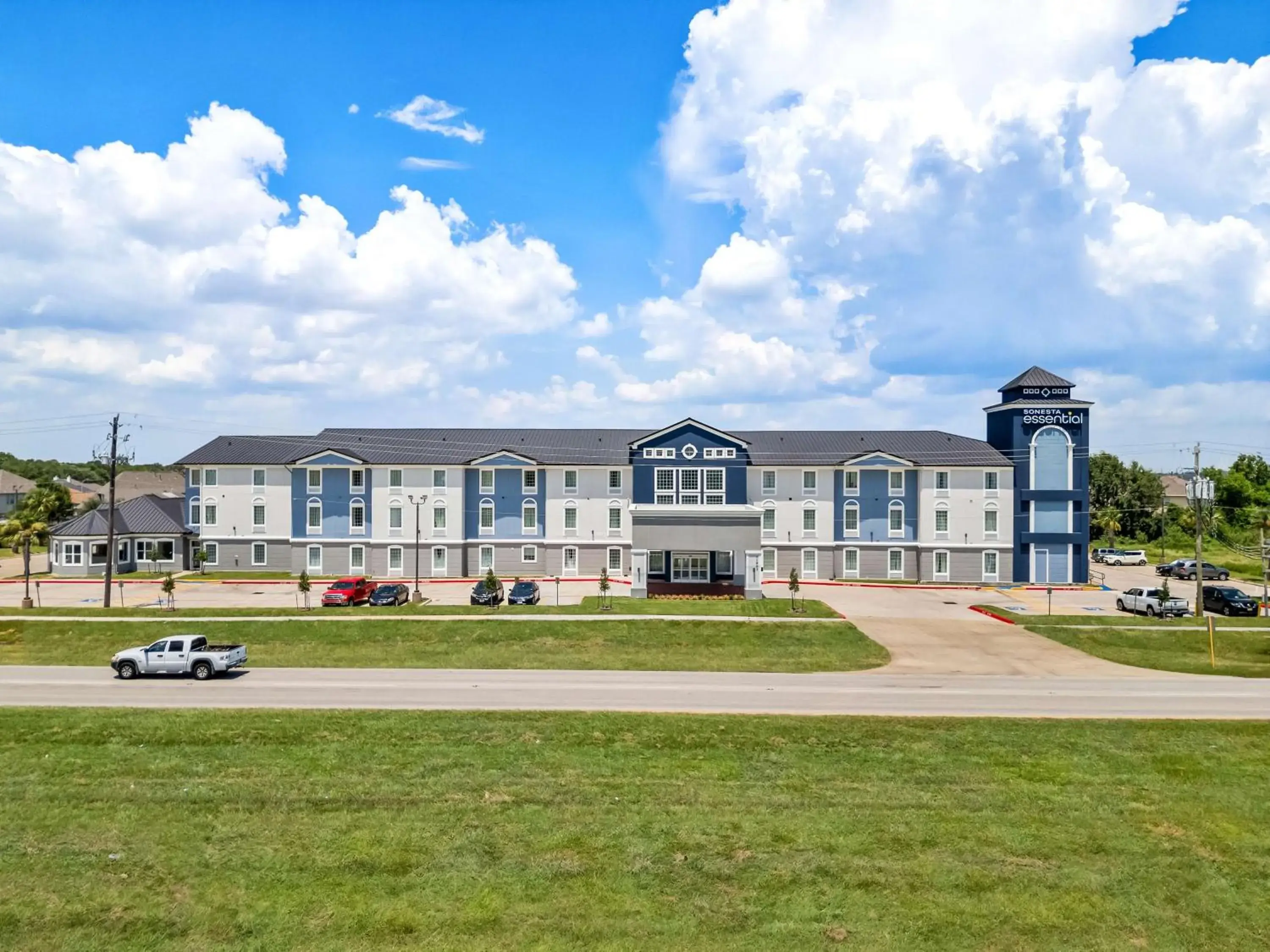 Property building in Sonesta Essential La Porte Property building in Sonesta Essential La Porte