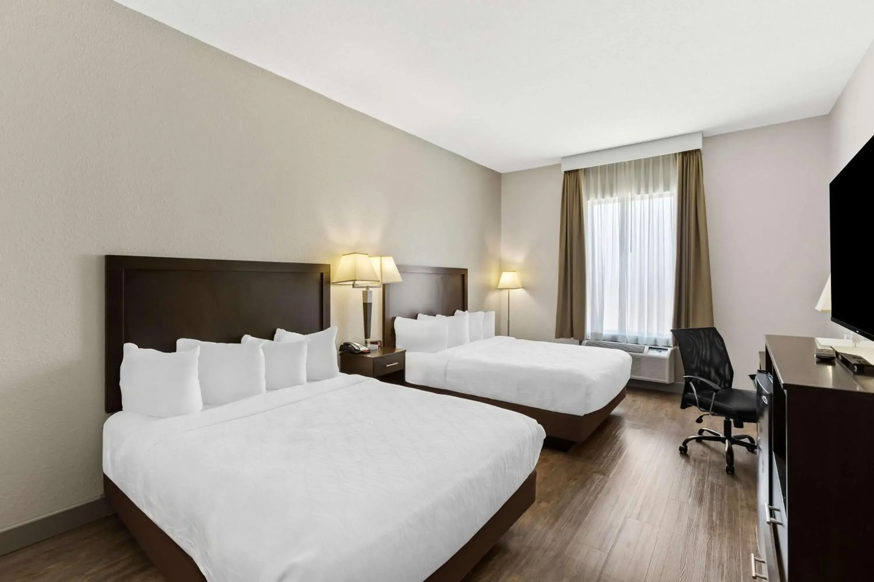 Bedroom, Bed in Sonesta Essential La Porte Bedroom, Bed in Sonesta Essential La Porte