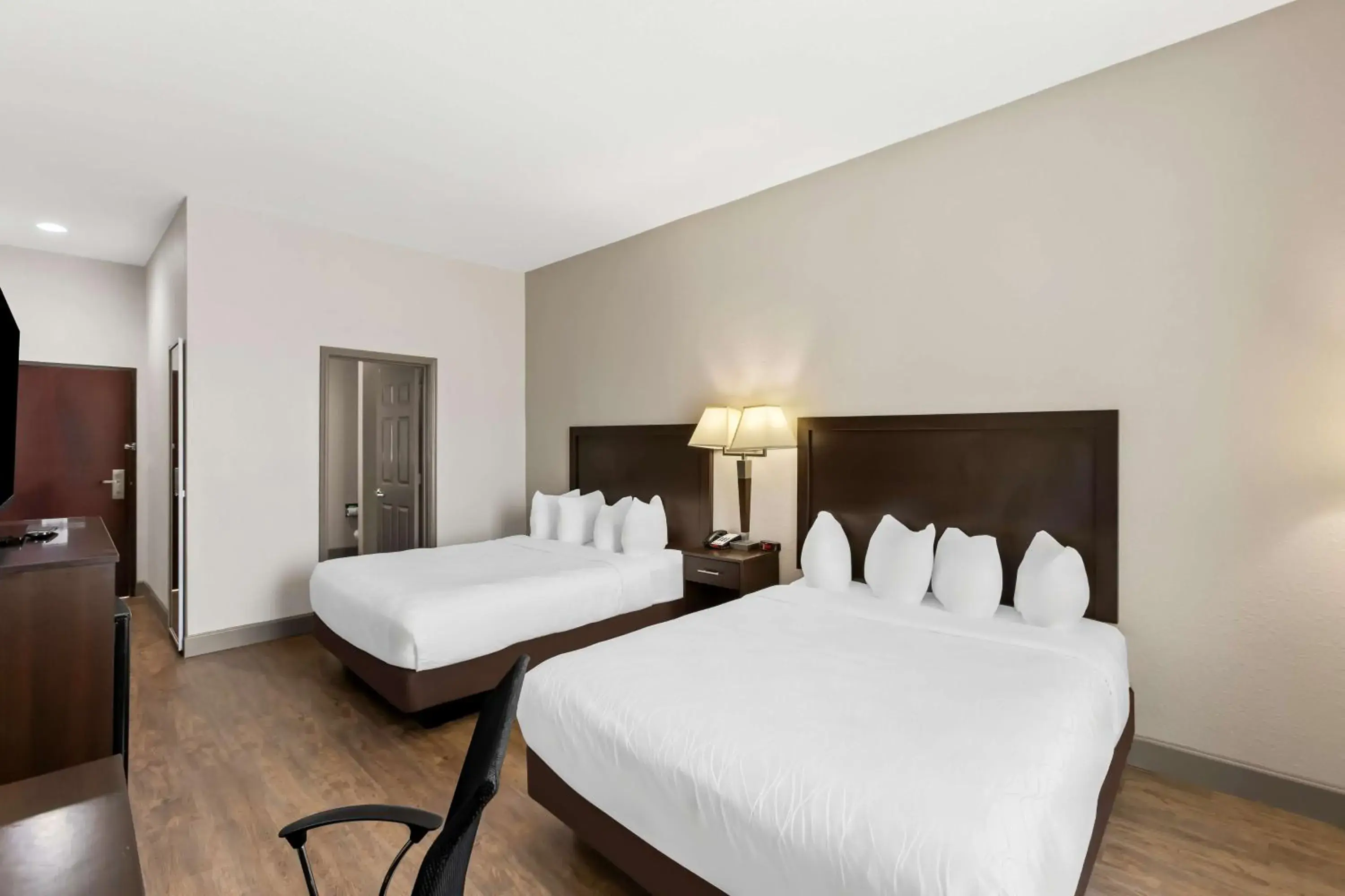 Bedroom, Bed in Sonesta Essential La Porte Bedroom, Bed in Sonesta Essential La Porte