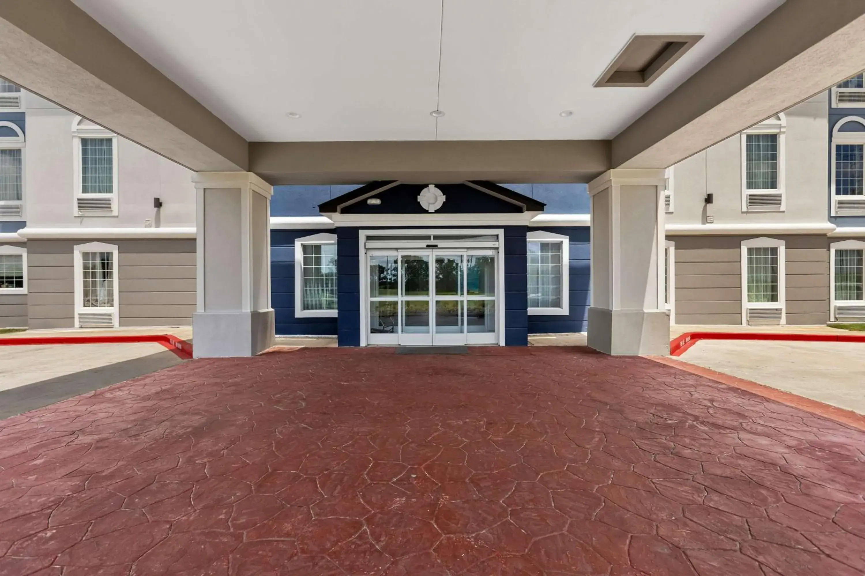 Property building in Sonesta Essential La Porte Property building in Sonesta Essential La Porte