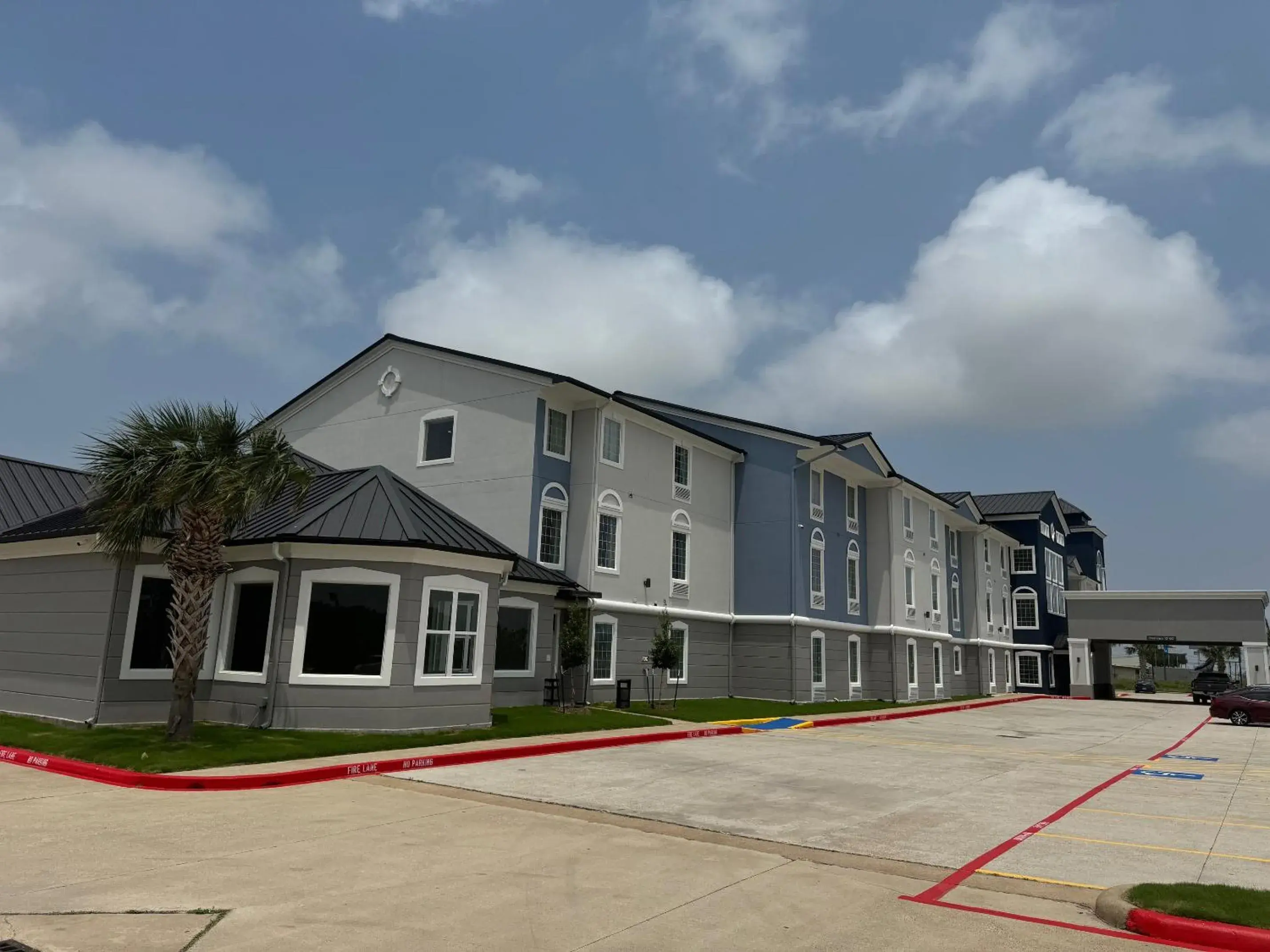 Property Building in Quality Inn & Suites La Porte