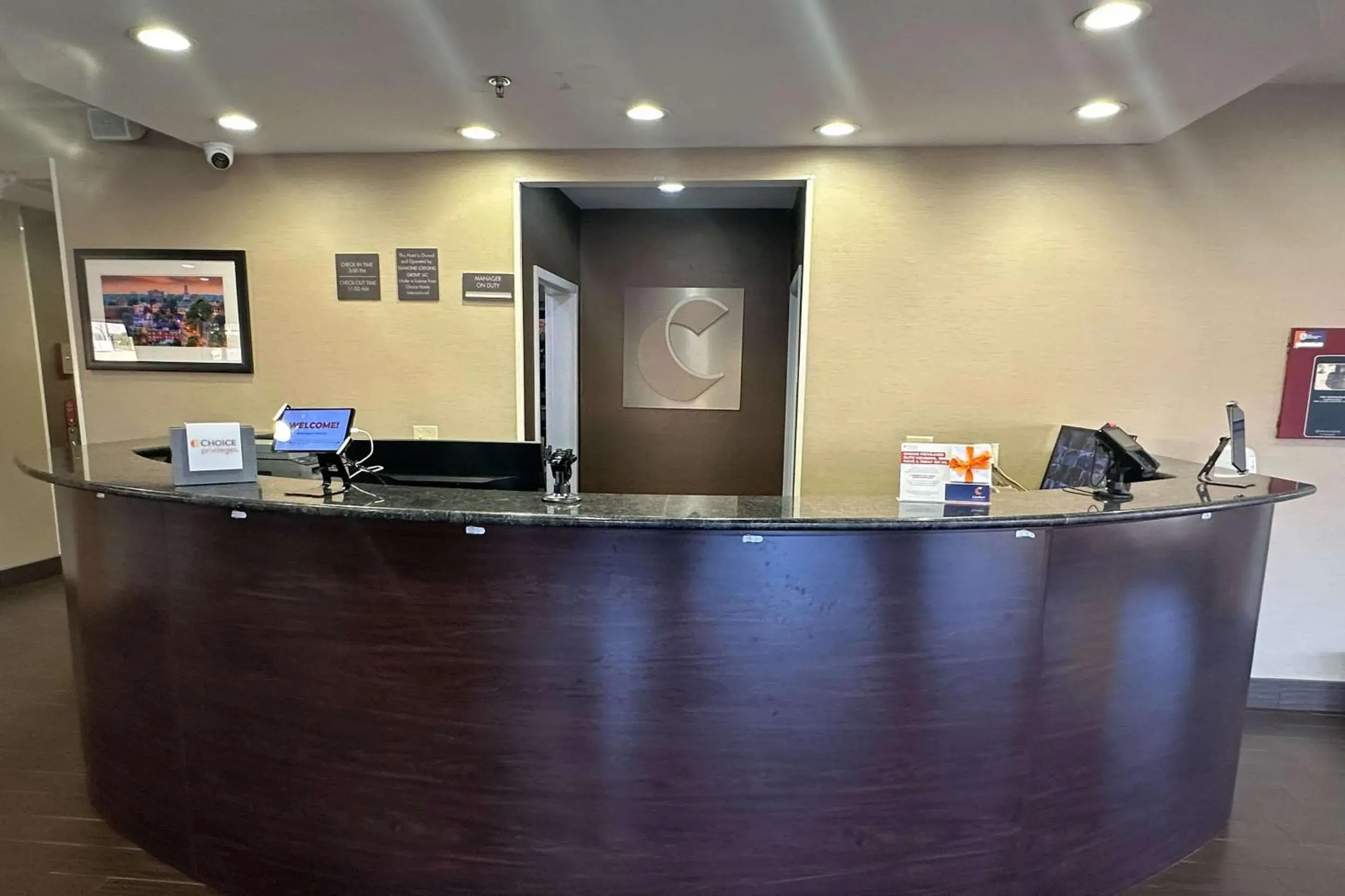 Lobby or reception in Comfort Suites Macon Northwest Lobby or reception in Comfort Suites Macon Northwest