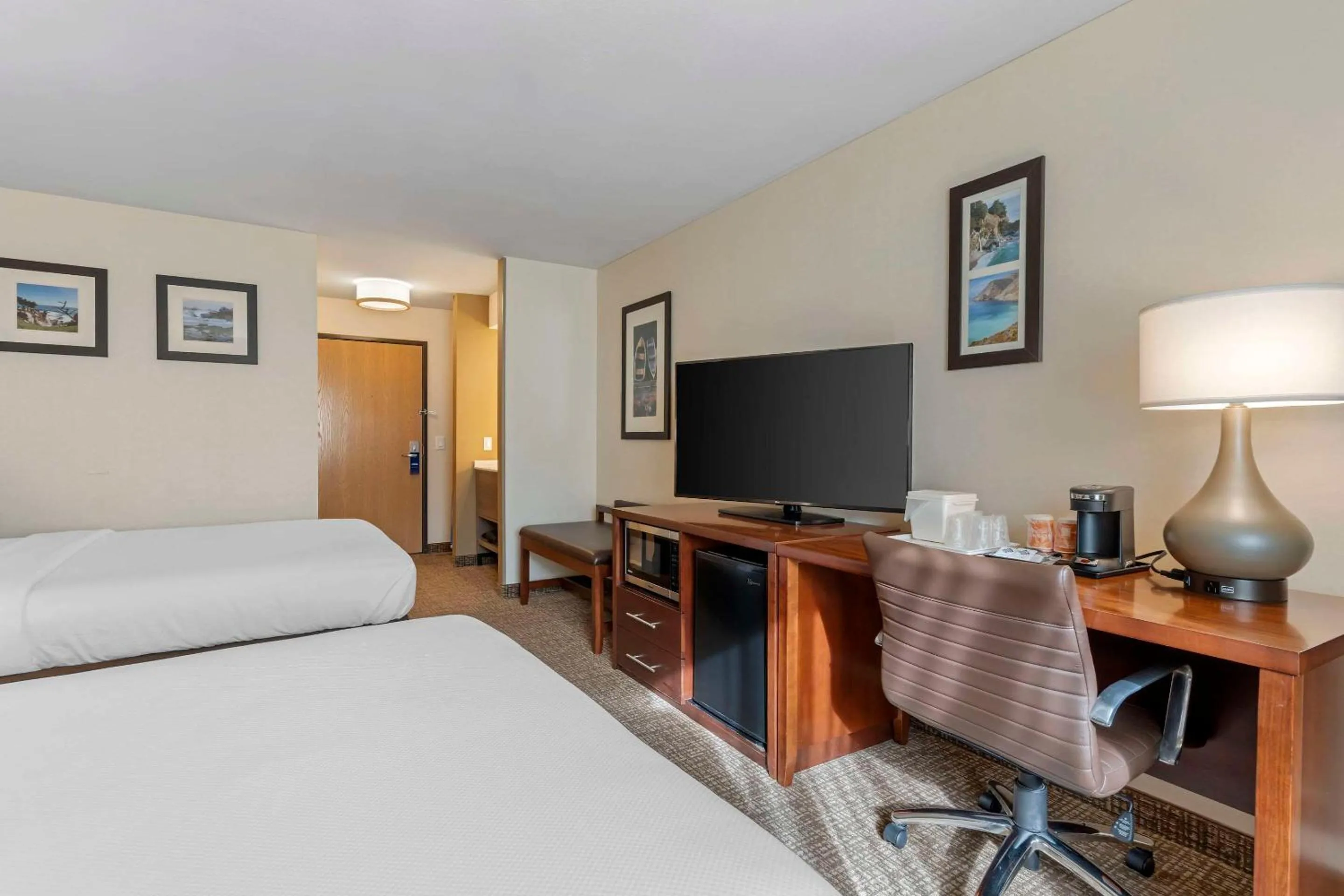 Bedroom, Bed in Comfort Inn Marina on the Monterey Bay