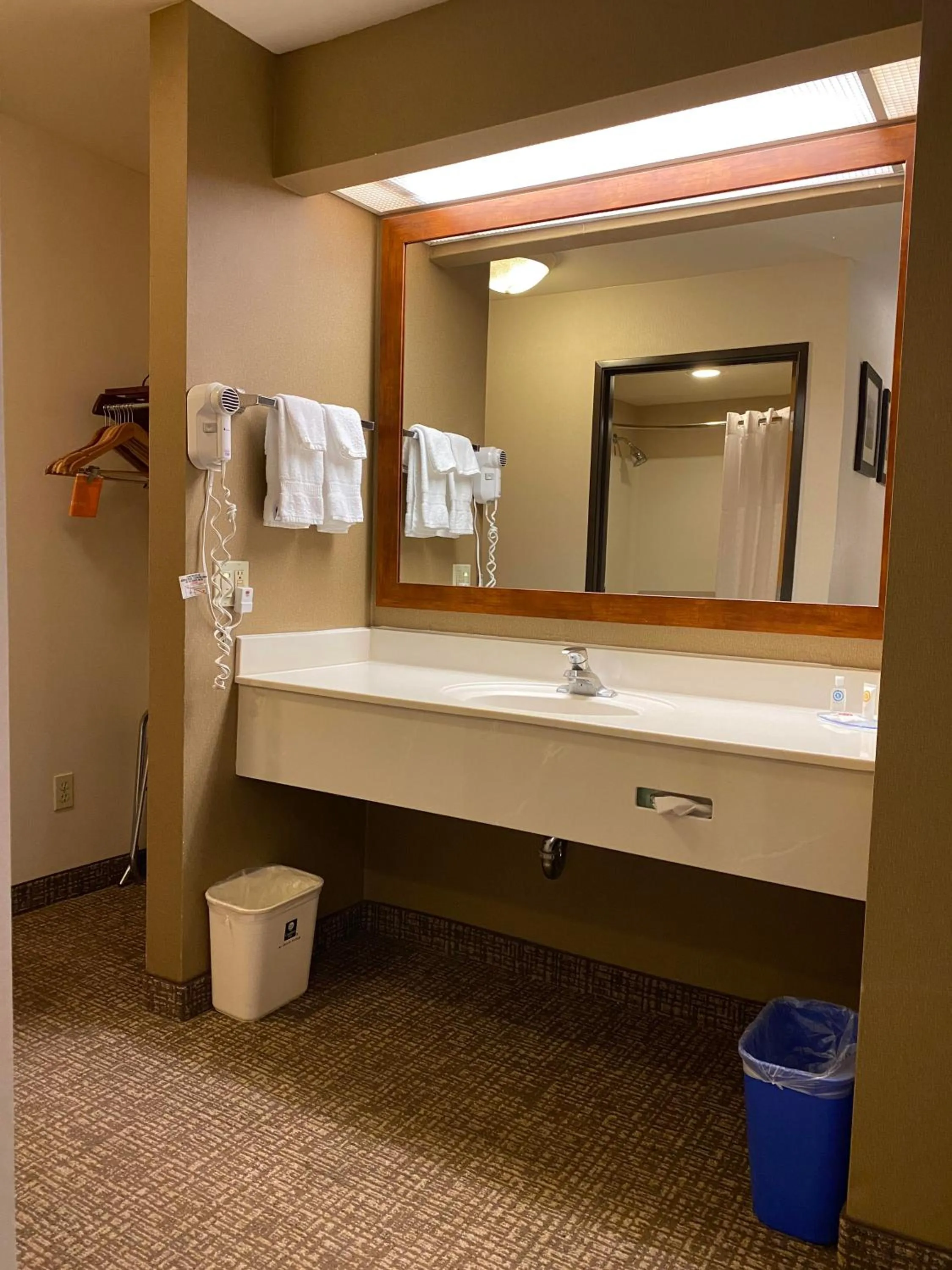 Bathroom in Comfort Inn Marina on the Monterey Bay