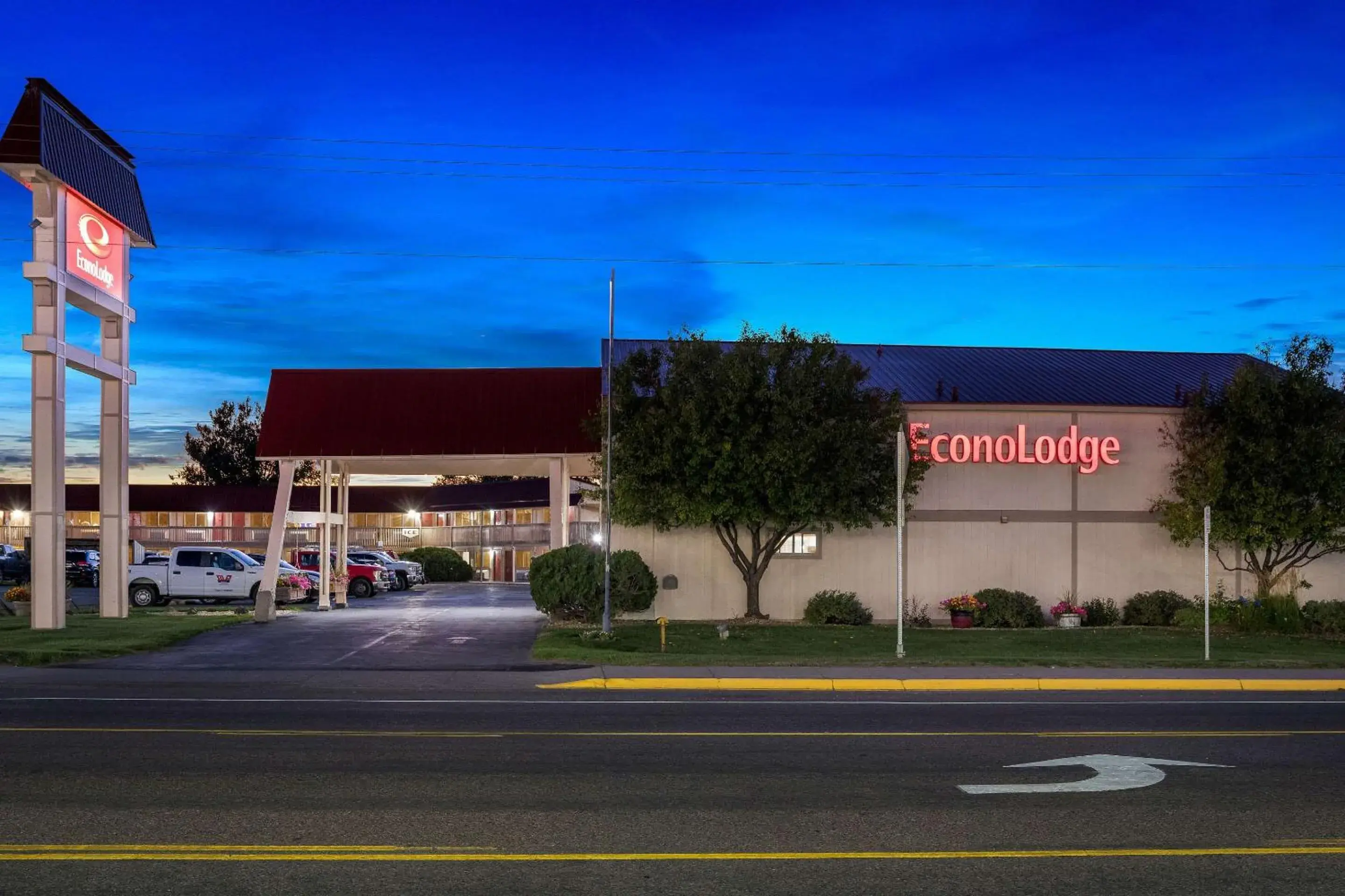 Property building in Econo Lodge Property building in Econo Lodge