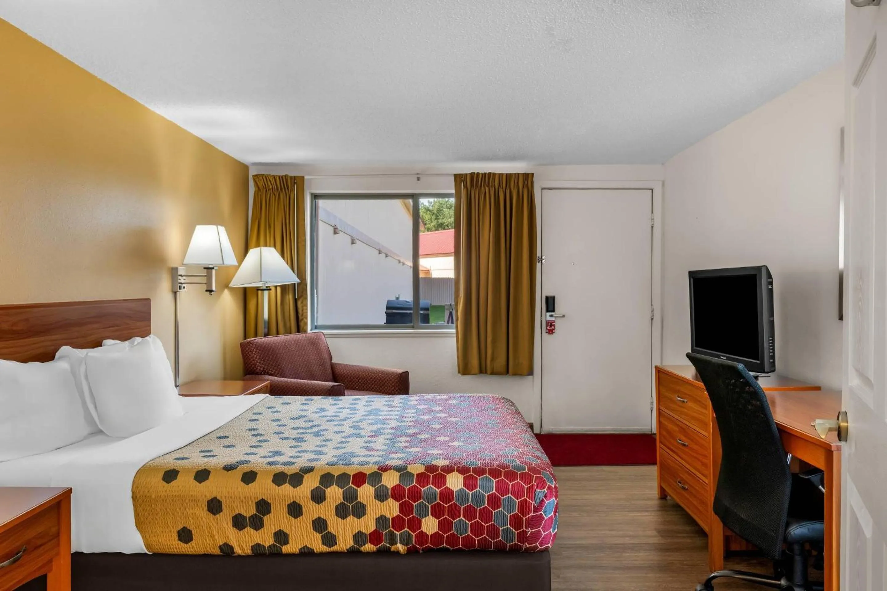 Bedroom, Bed in Econo Lodge Miles City I-94