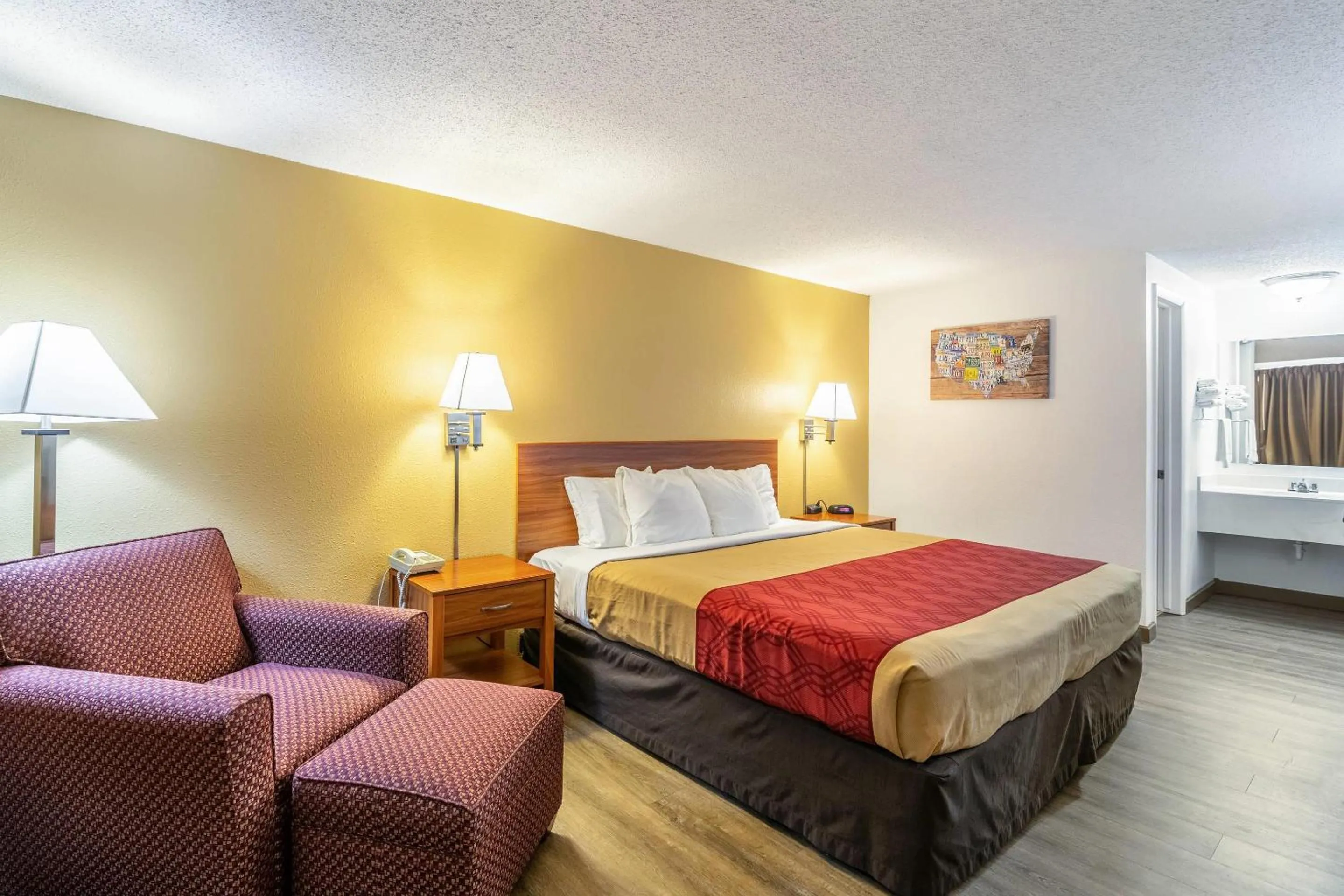 Bedroom, Bed in Econo Lodge Miles City I-94