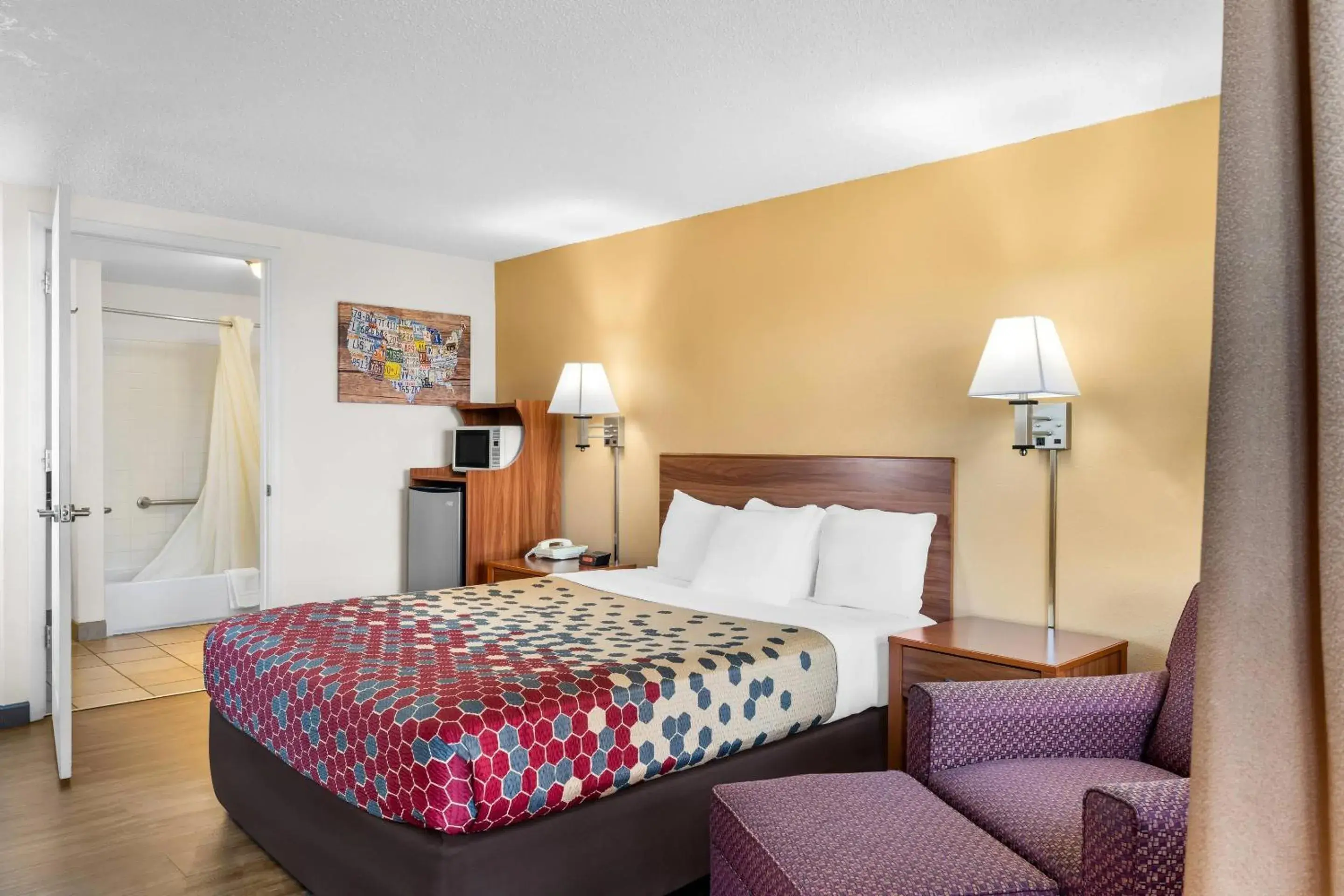 Bedroom, Bed in Econo Lodge Miles City I-94 Bedroom, Bed in Econo Lodge Miles City I-94