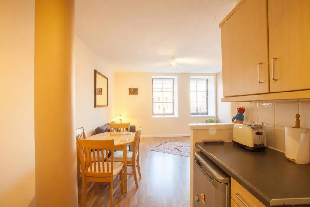 Stylish Merchant City Flat