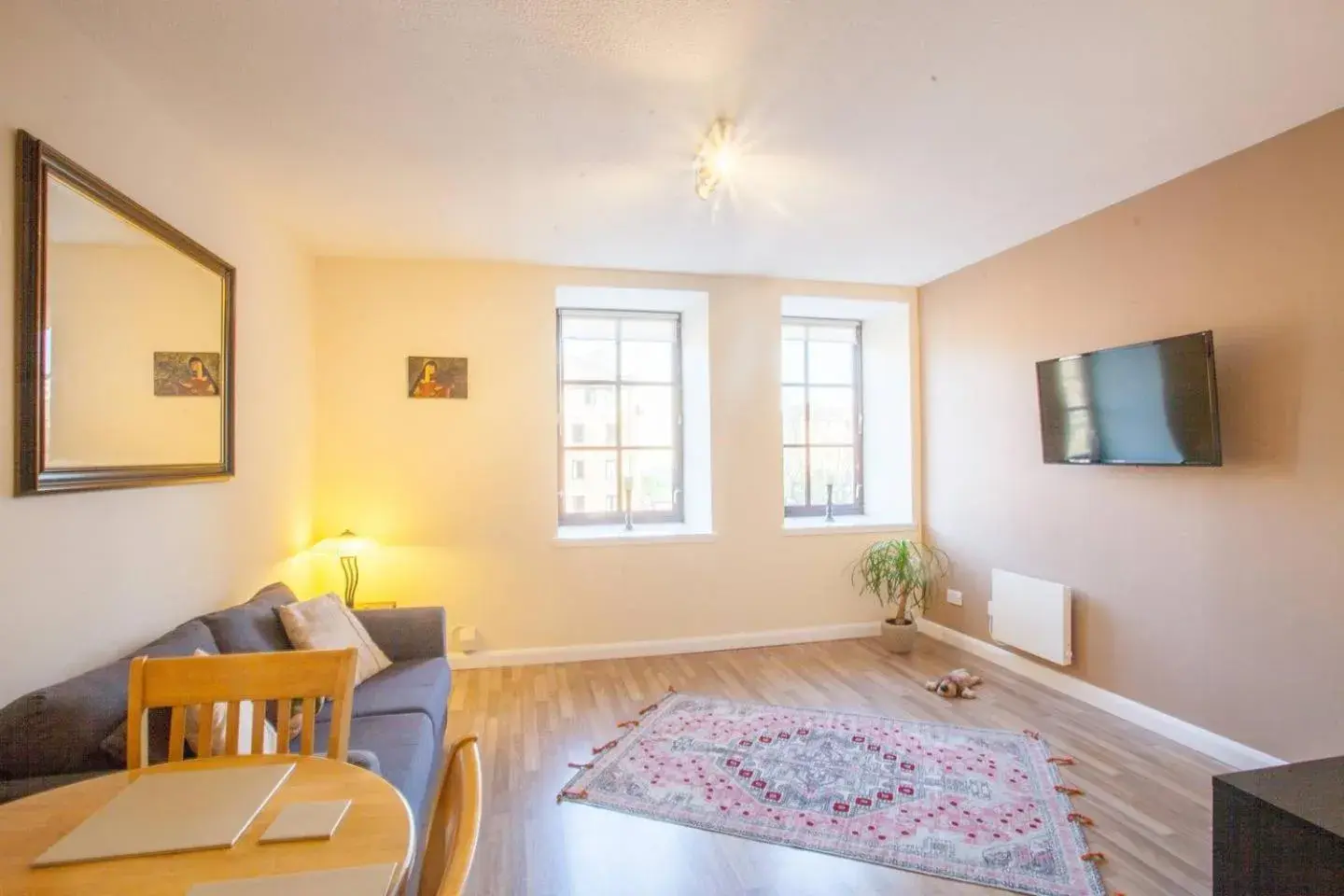 Stylish Merchant City Flat Stylish Merchant City Flat