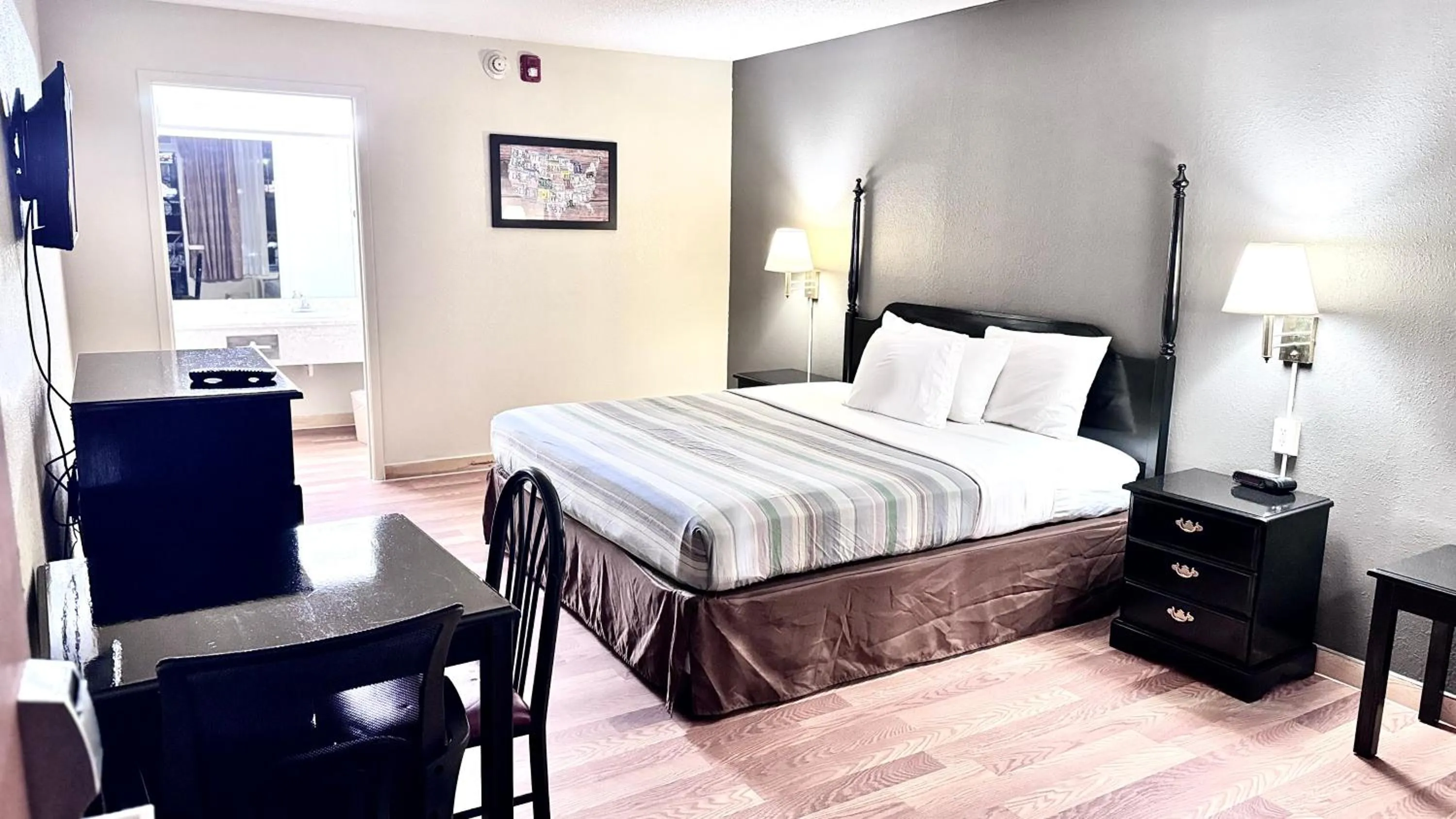 Bed in Mountain Home Inn