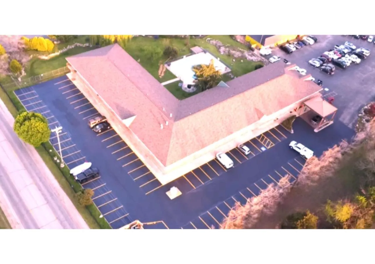 Property building in Mountain Home Inn