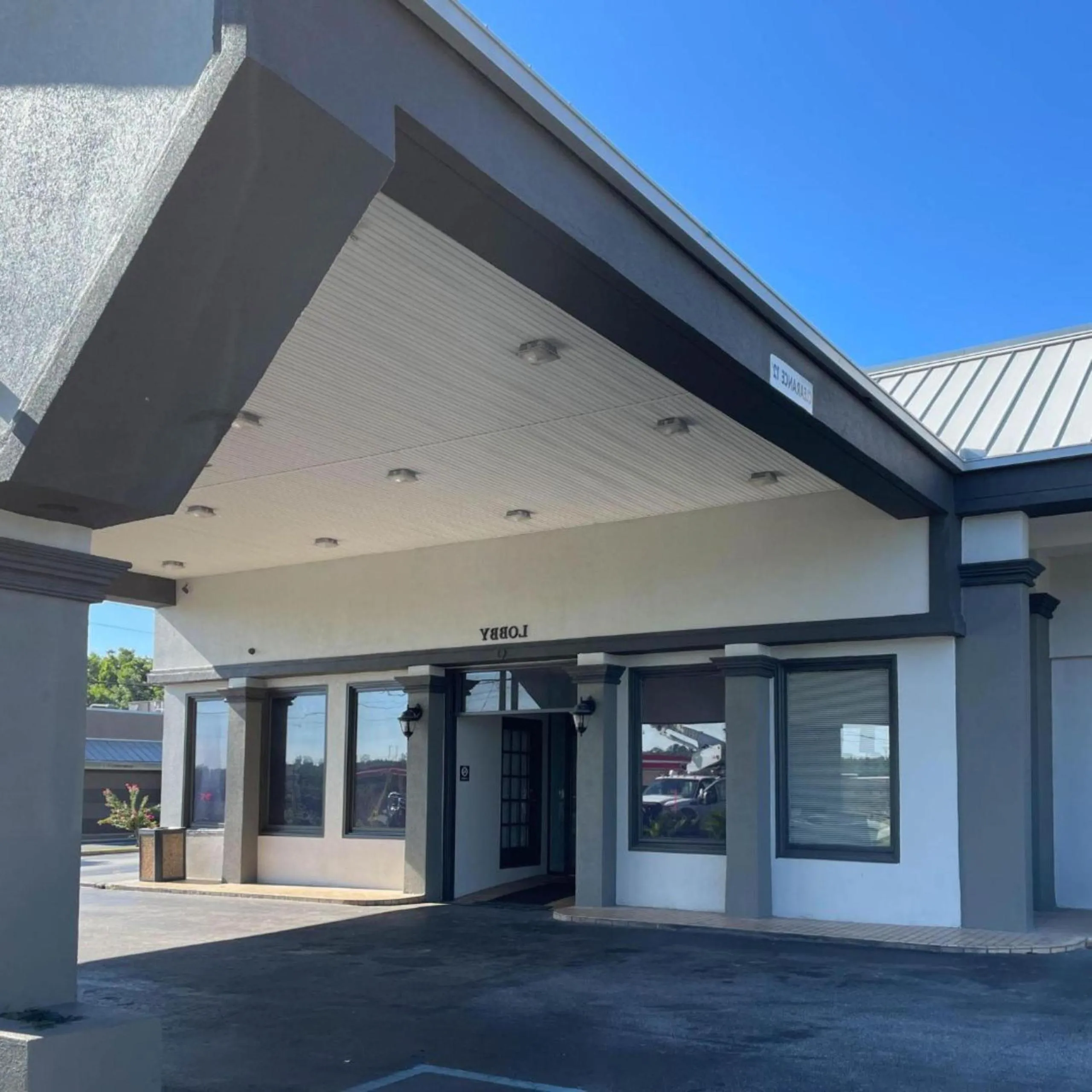 Facade/entrance in Motel 6 Opelika AL