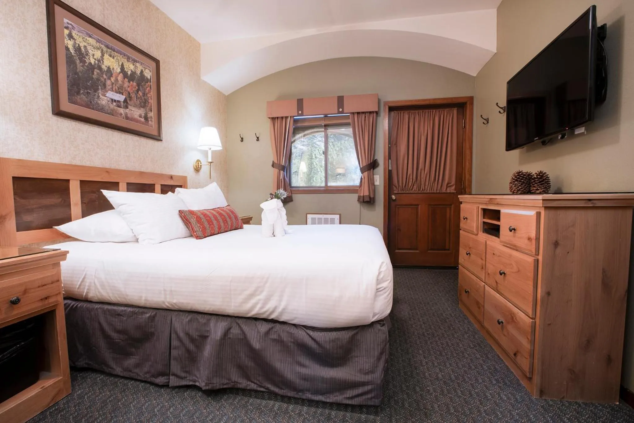 Bedroom, Bed in Olympic Village Inn Olympic Valley