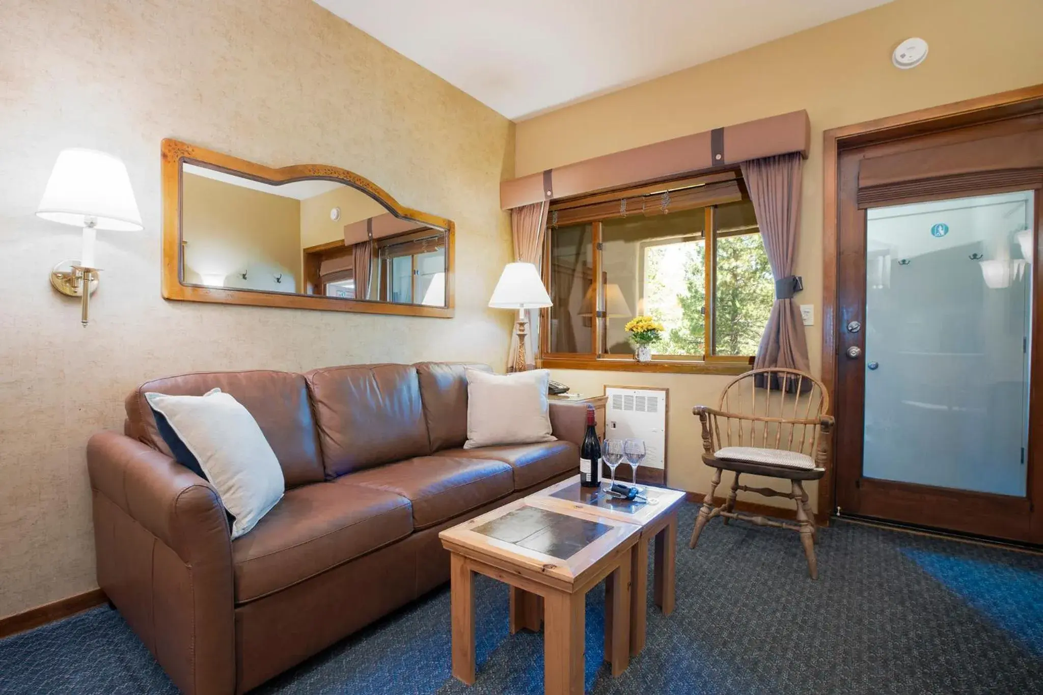 Living room in Olympic Village Inn Olympic Valley Living room in Olympic Village Inn Olympic Valley