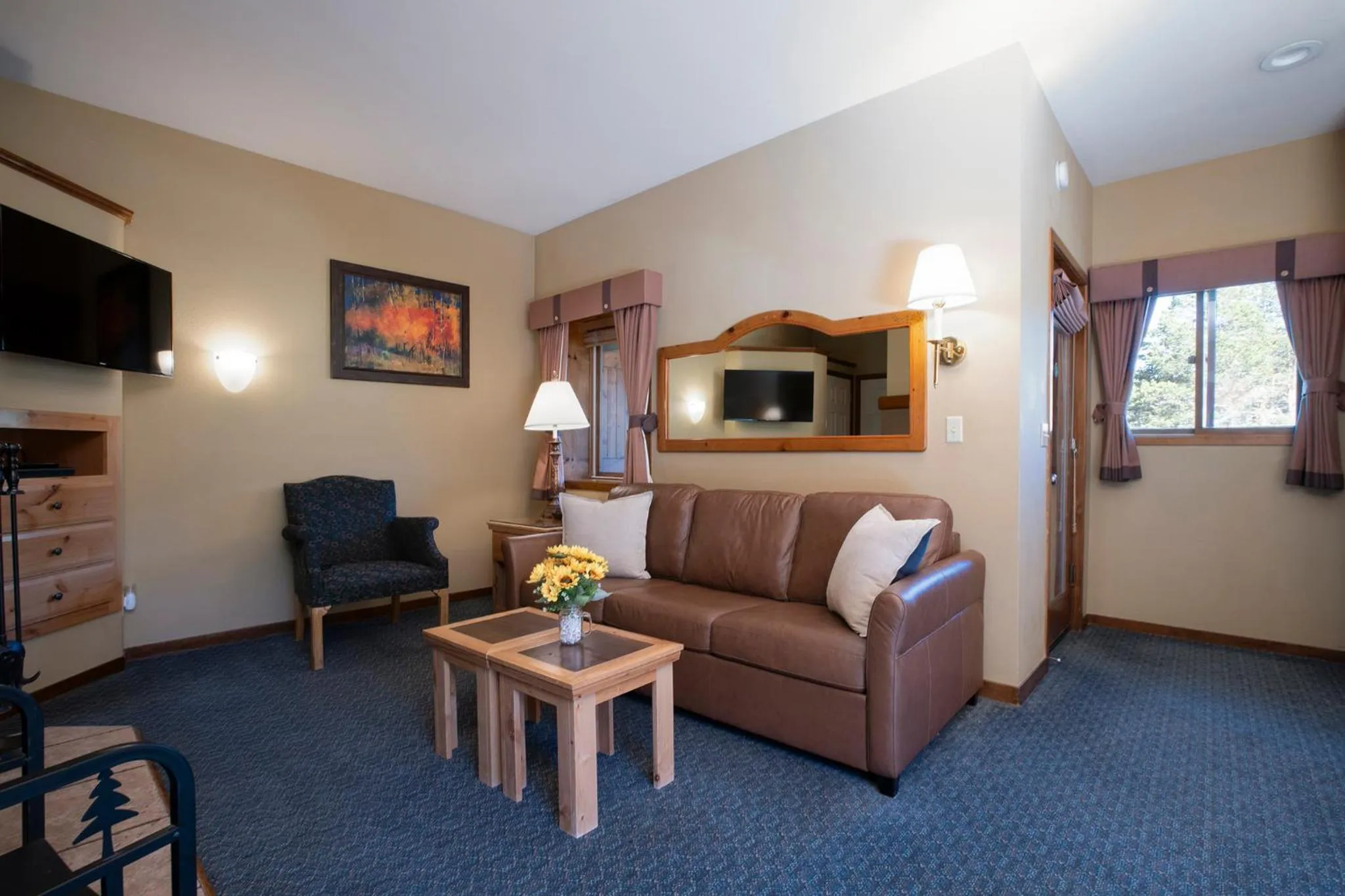 Living room in Olympic Village Inn Olympic Valley